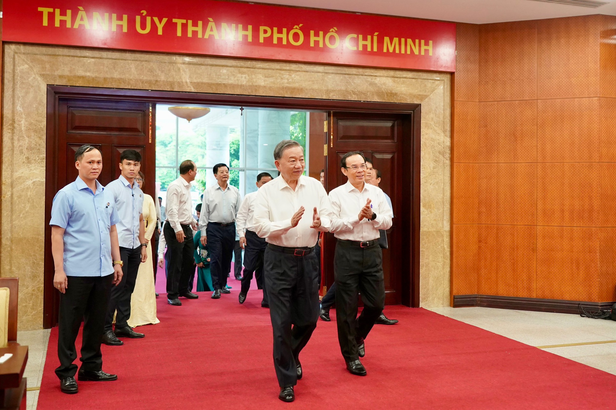Tổng B&iacute; thư, Chủ tịch nước T&ocirc; L&acirc;m thăm v&agrave; l&agrave;m việc với Th&agrave;nh ủy TP HCM- Ảnh 1.