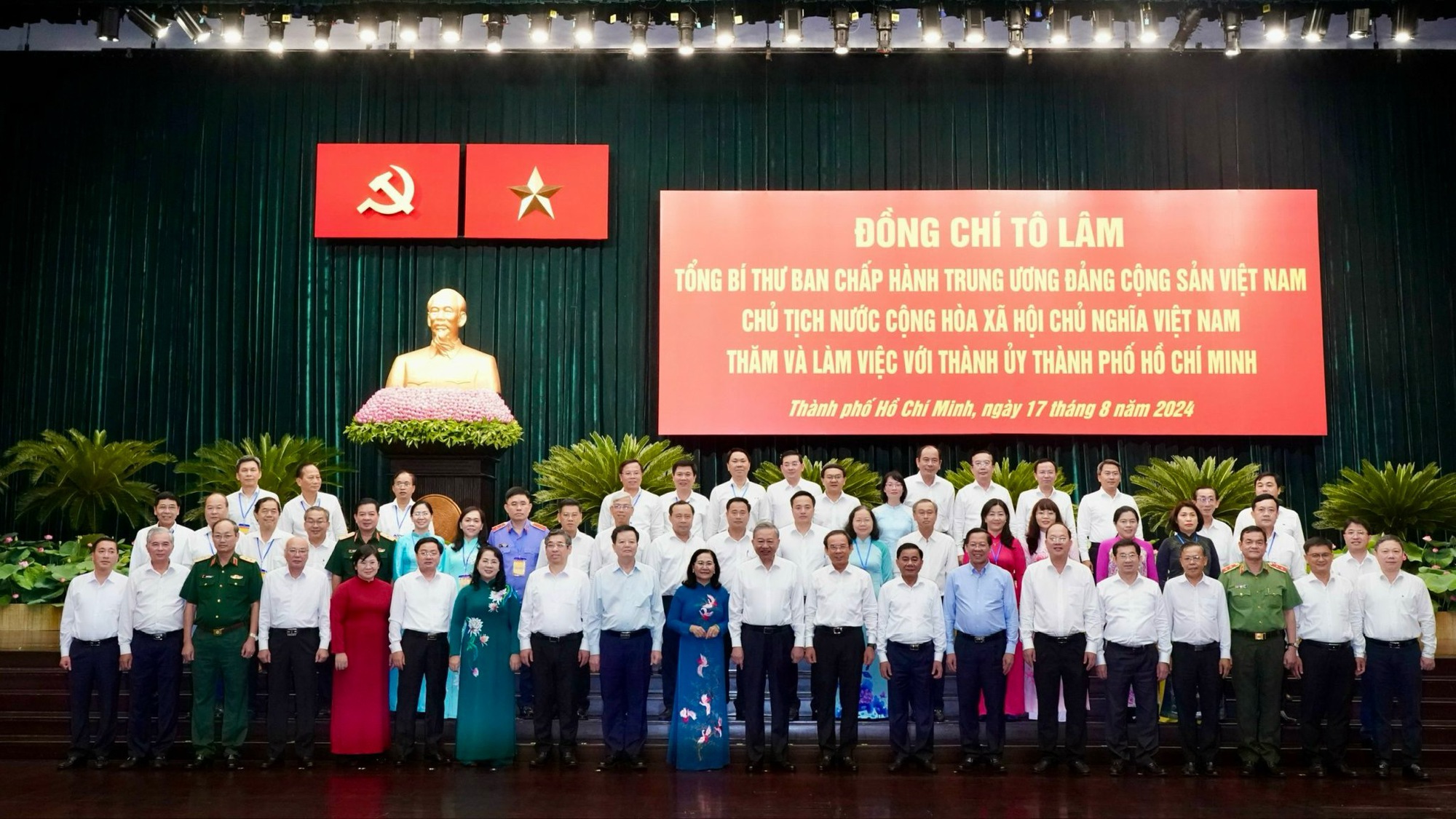 Phóng sự ảnh: Toàn cảnh ngày làm việc của Tổng Bí thư, Chủ tịch nước Tô Lâm tại TPHCM- Ảnh 19.