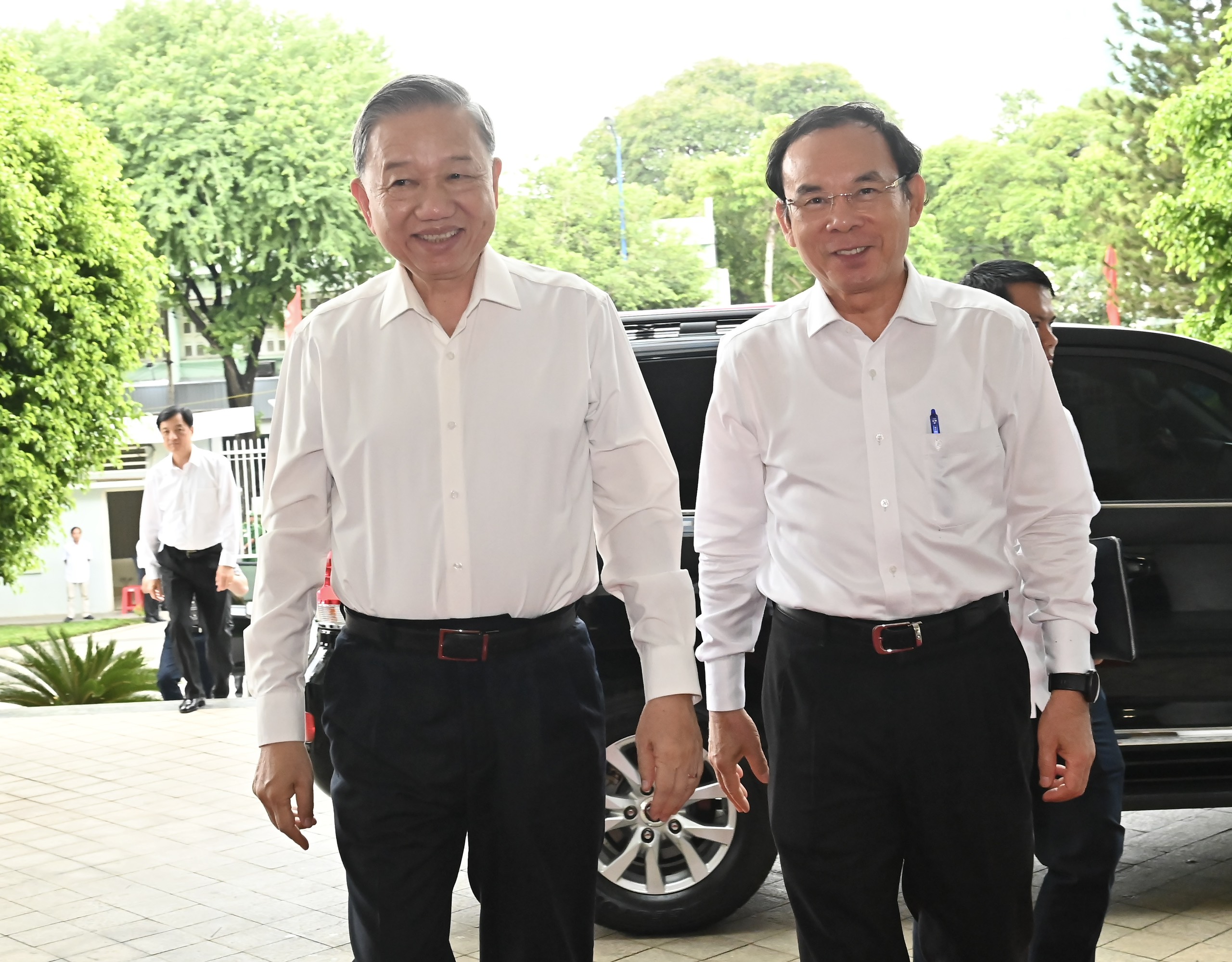 Nghi&ecirc;m t&uacute;c nghi&ecirc;n cứu, học tập, qu&aacute;n triệt tuy&ecirc;n truyền v&agrave; triển khai thực hiện Chỉ thị 35- Ảnh 1.