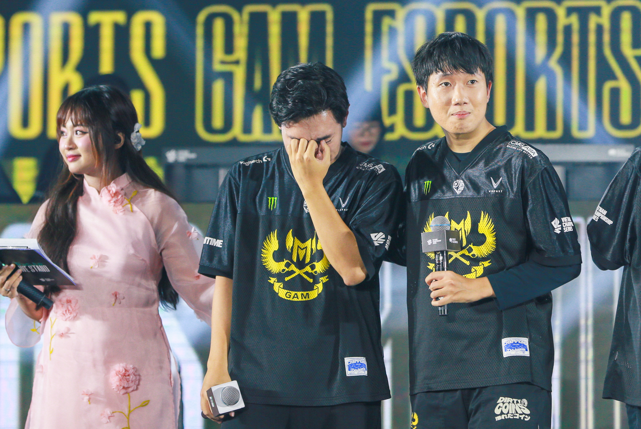 GAM Esports vô địch VCS, tuyển thủ Levi bật khóc- Ảnh 2.