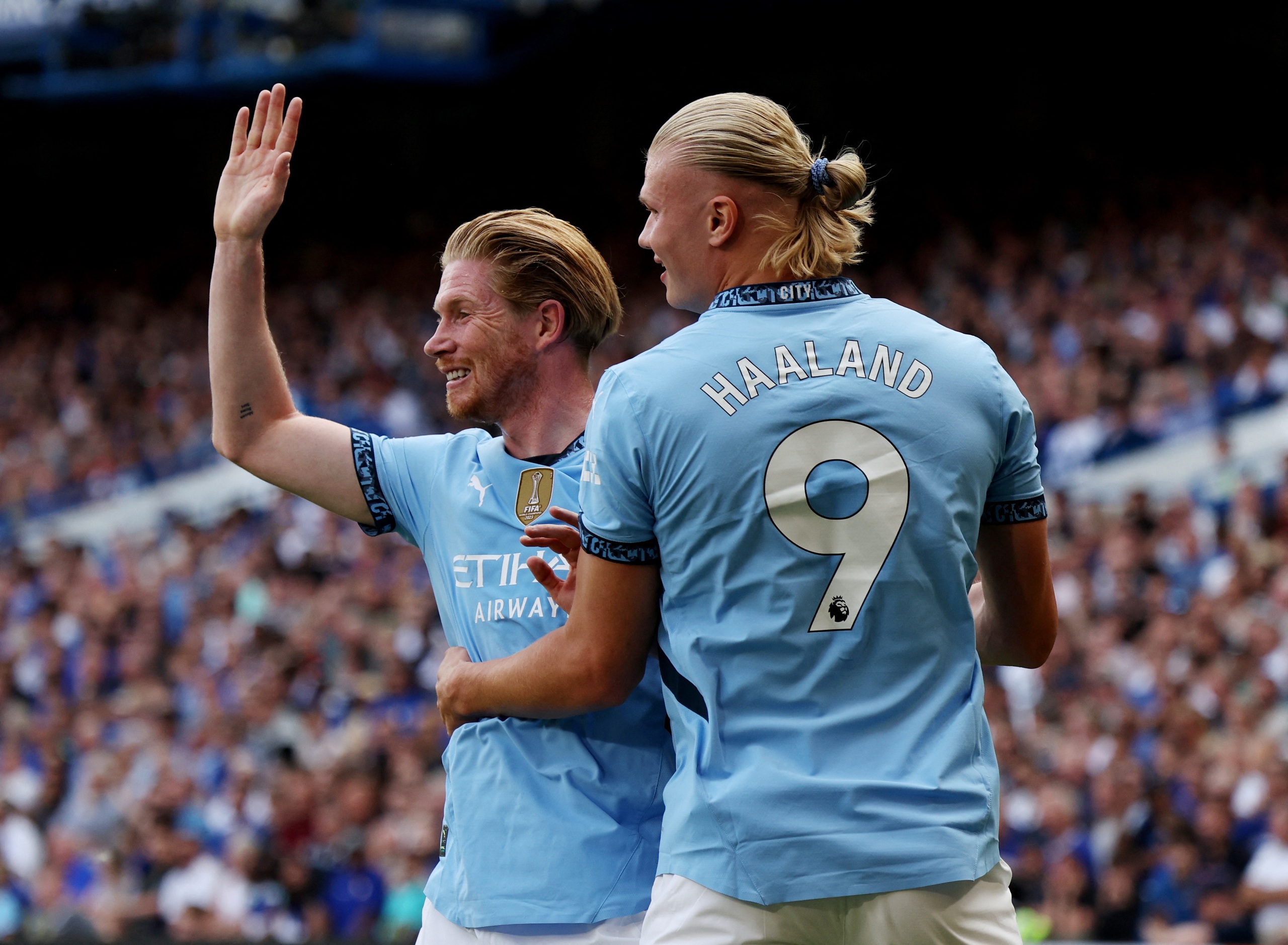 Ai được trả lương cao nhất Premier League?- Ảnh 1.