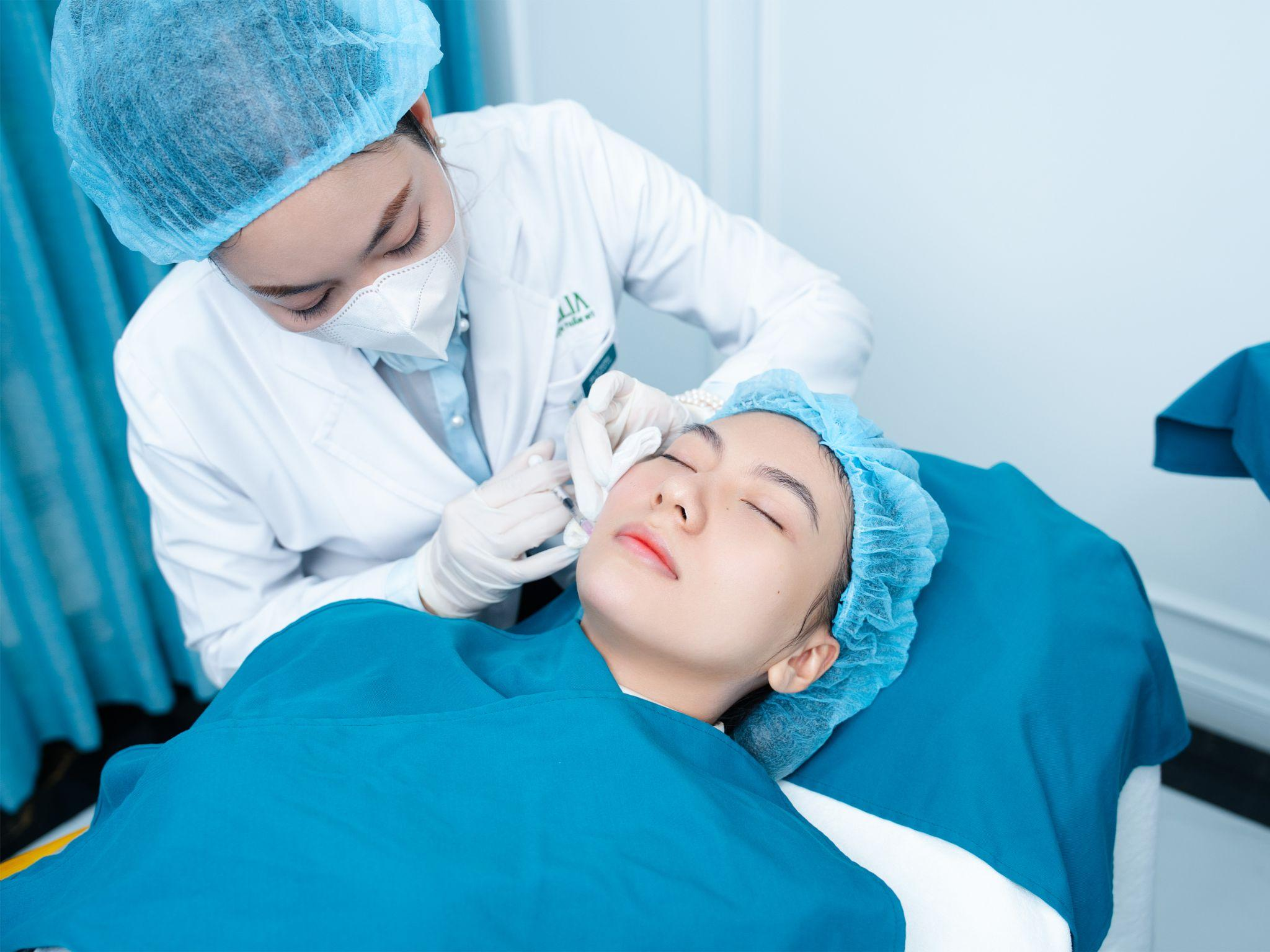C&ocirc;ng nghệ trẻ h&oacute;a da kh&ocirc;ng nốt sần tại Viện thẩm mỹ quốc tế Elia- Ảnh 3.
