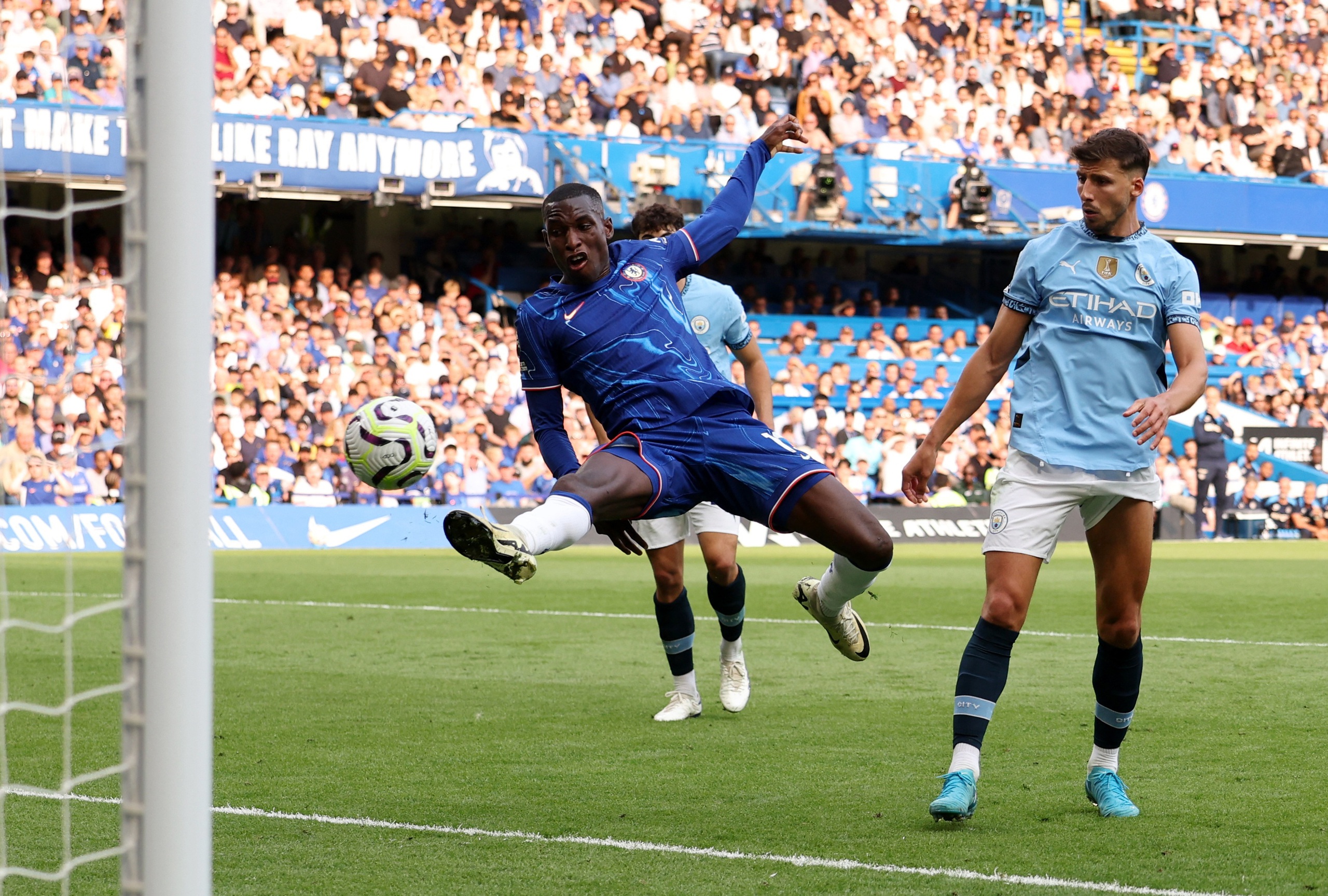 Man City thắng Chelsea trận Super Sunday, khẳng định vị thế nh&agrave; v&ocirc; địch- Ảnh 5.