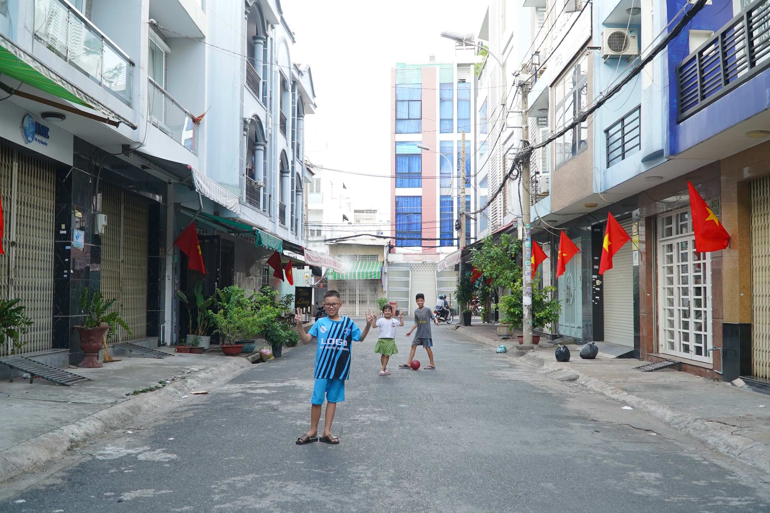 TP HCM: Kh&aacute;nh th&agrave;nh &ldquo;Đường cờ Tổ quốc&rdquo; tại phường Ho&agrave; Thạnh, quận T&acirc;n Ph&uacute;- Ảnh 7.