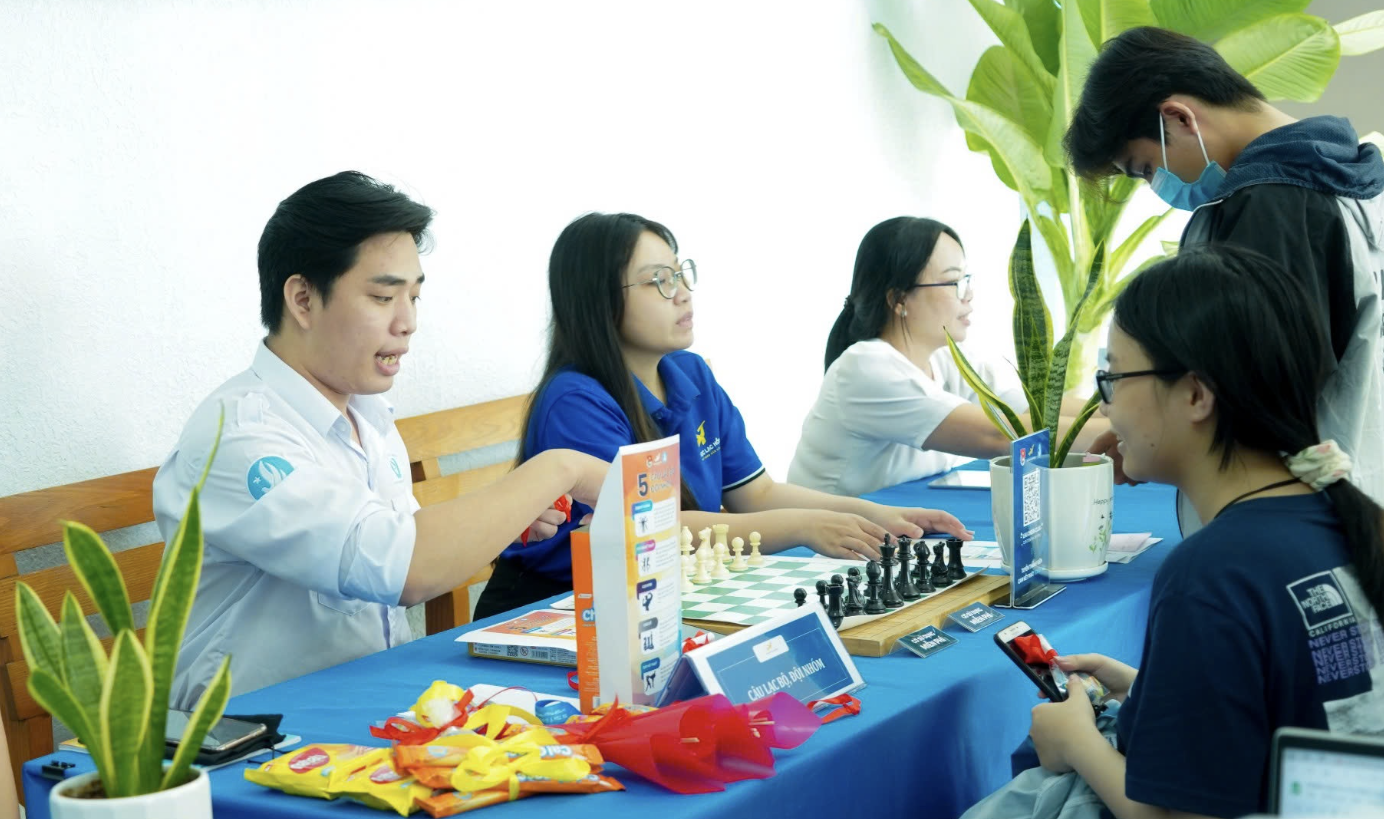 Nhiều trường ĐH tiếp tục c&ocirc;ng bố điểm chuẩn- Ảnh 1.
