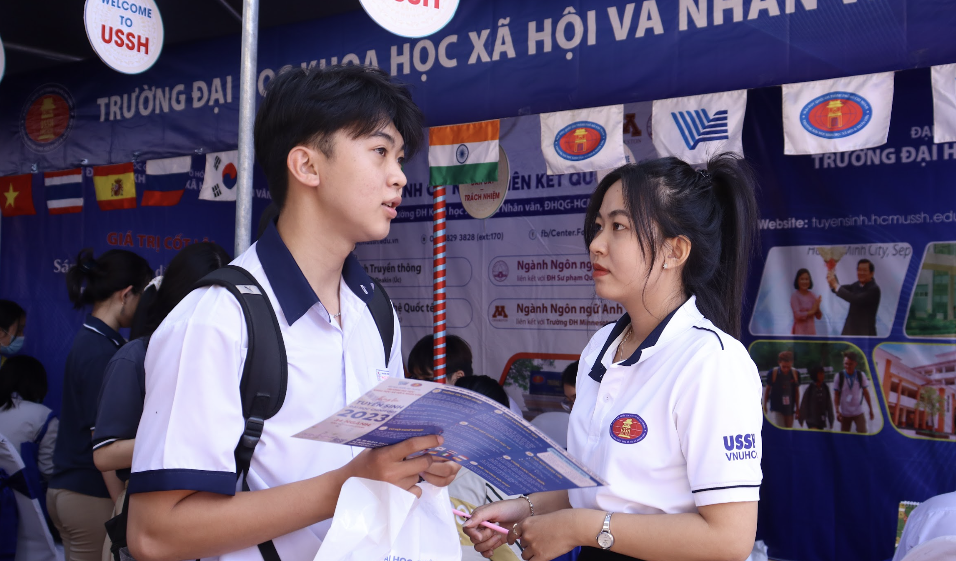 Điểm chuẩn 2024 của Trường ĐH Khoa học X&atilde; hội v&agrave; Nh&acirc;n văn TP HCM cao ngất ngưởng- Ảnh 1.
