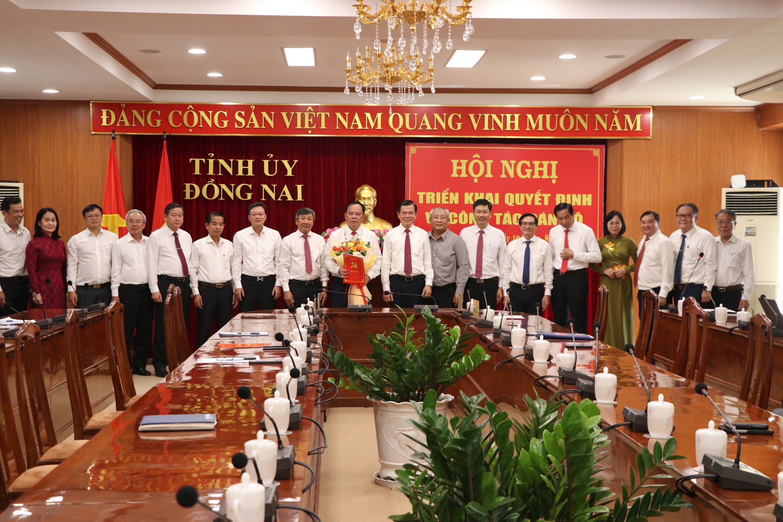 &Ocirc;ng V&otilde; Tấn Đức được bầu l&agrave;m Chủ tịch UBND tỉnh Đồng Nai- Ảnh 3.