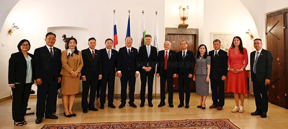 Đo&agrave;n đại biểu TP HCM thăm v&agrave; l&agrave;m việc tại Slovenia- Ảnh 2.