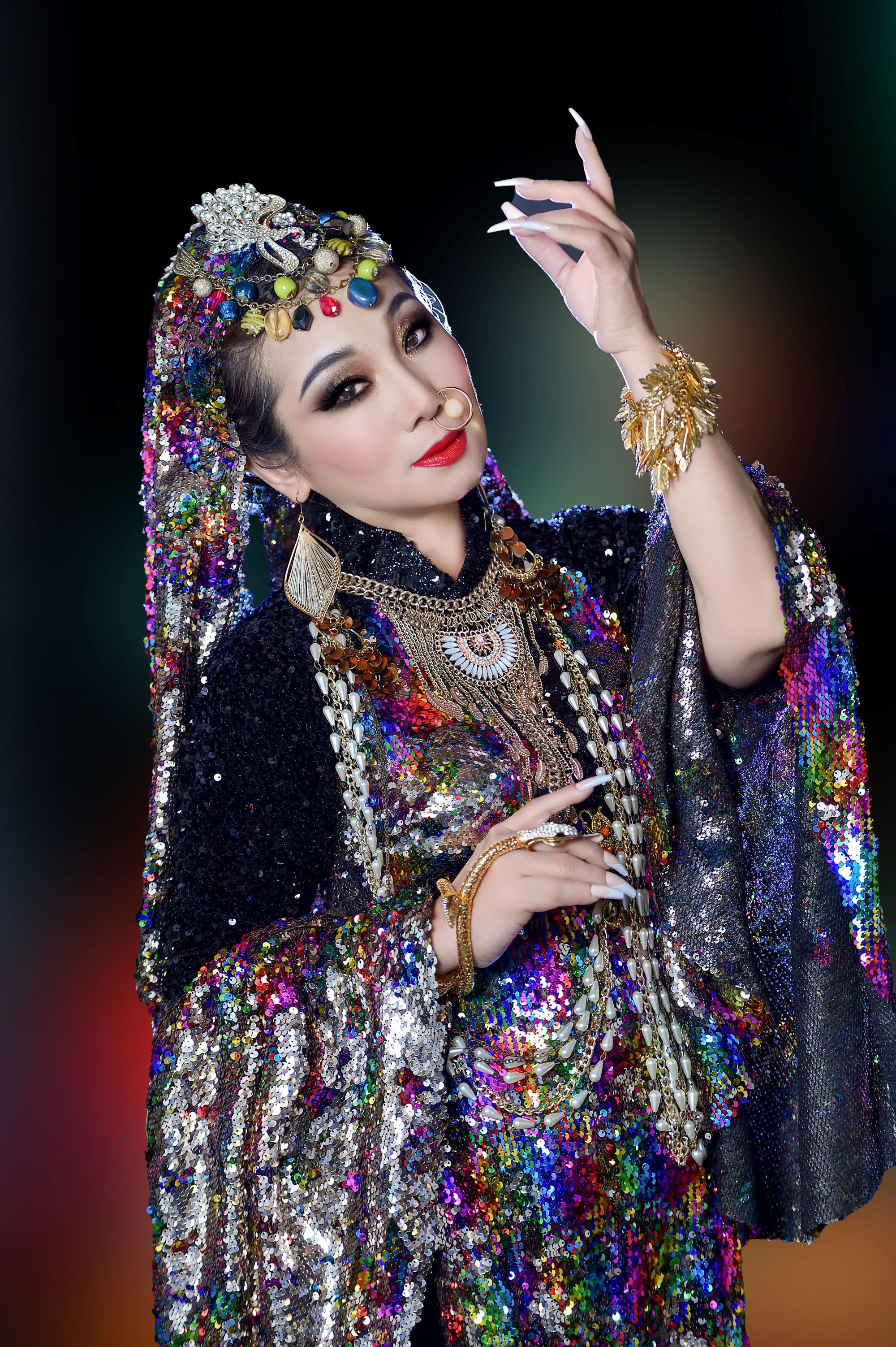 Nghệ sĩ, hoa hậu Đức Xu&acirc;n "h&oacute;a th&acirc;n" đa diện khoe n&eacute;t đẹp Đ&ocirc;ng Phương- Ảnh 5.