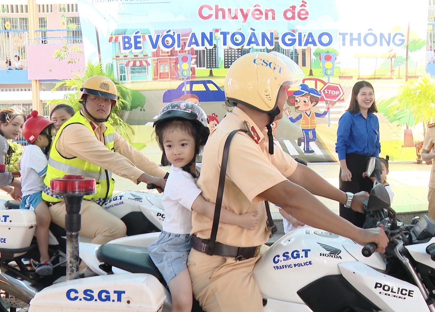 B&agrave; Rịa - Vũng T&agrave;u nghi&ecirc;m cấm h&agrave;nh vi can thiệp khi CSGT đang xử l&yacute; vi phạm- Ảnh 2.