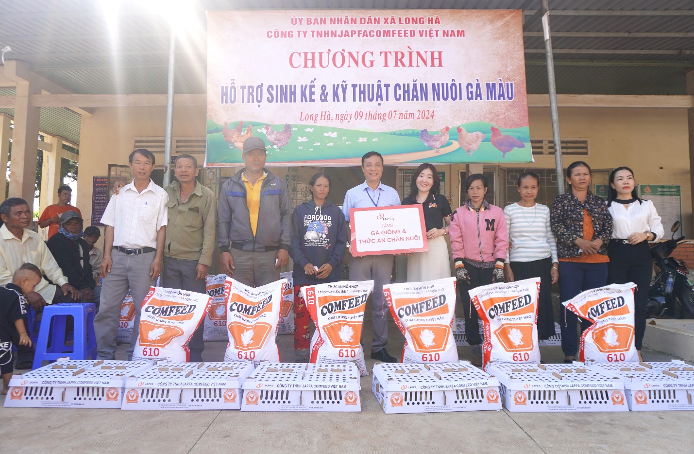 Japfa Việt Nam trao tặng g&agrave; giống tại 6 tỉnh- Ảnh 1.