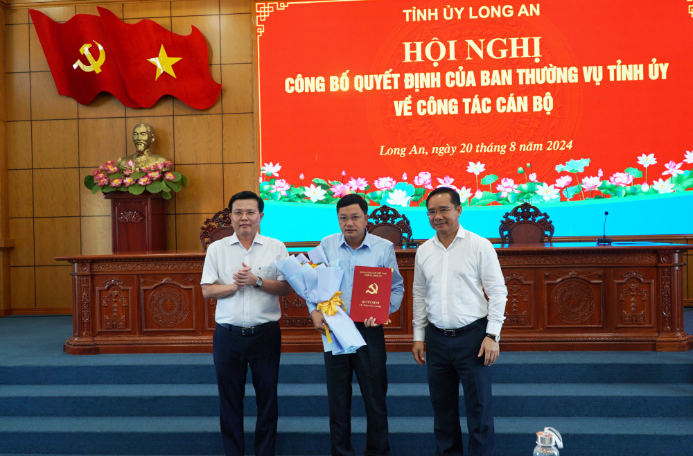 Long An chỉ định, bổ nhiệm, điều động nhiều c&aacute;n bộ chủ chốt- Ảnh 2.