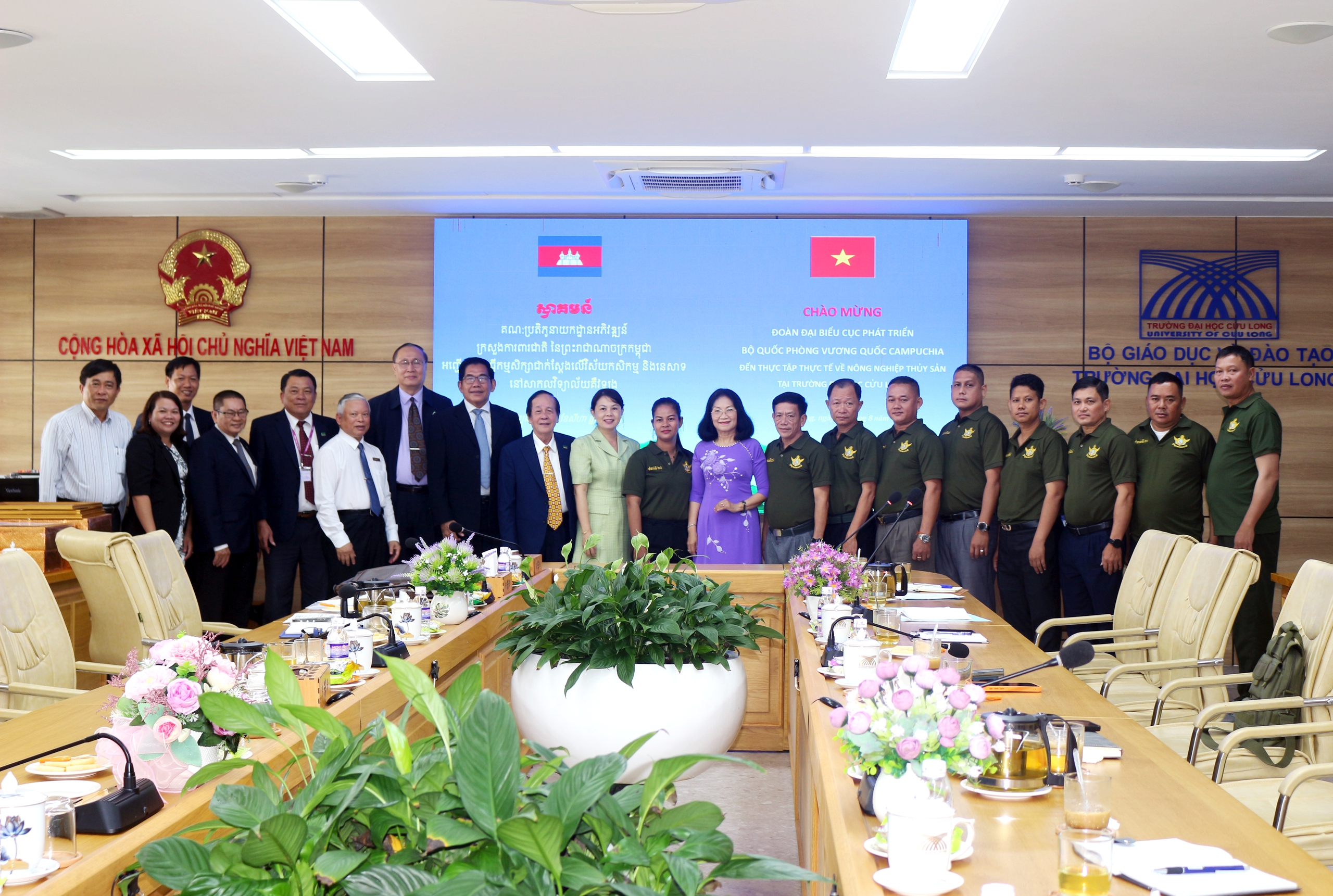 Đo&agrave;n của Campuchia sang Trường ĐH Cửu Long tập huấn về n&ocirc;ng nghiệp- Ảnh 5.