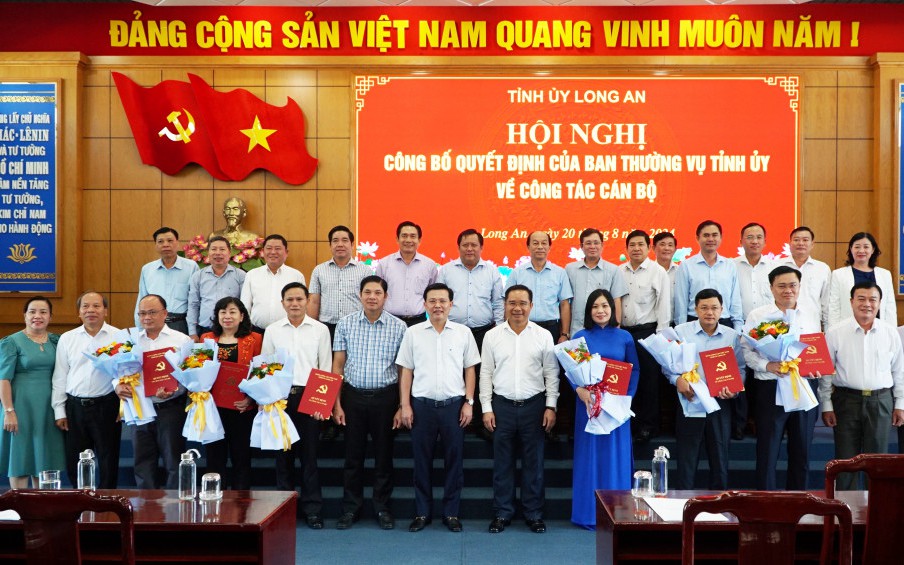 Long An chỉ định, bổ nhiệm, điều động nhiều cán bộ chủ chốt