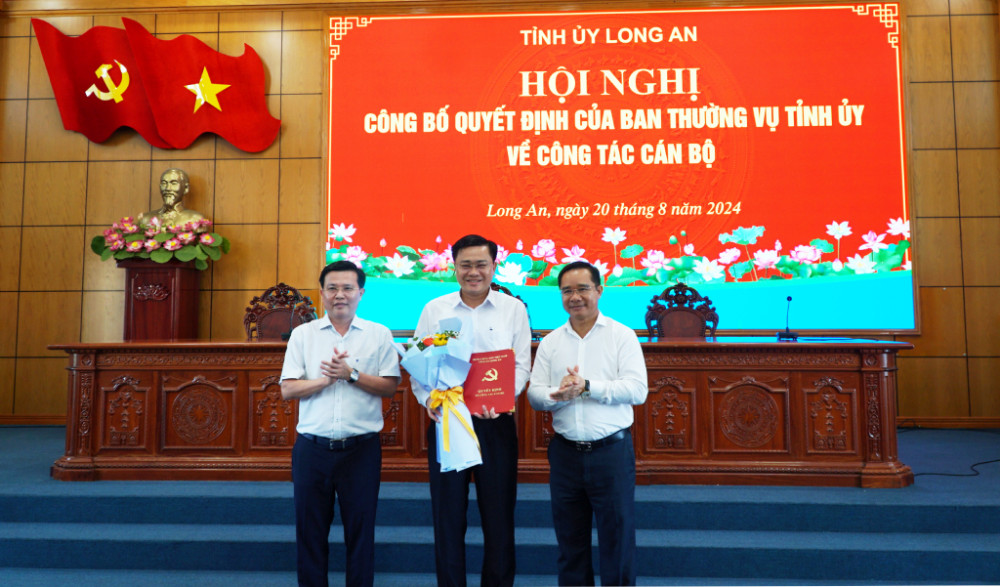 Long An chỉ định, bổ nhiệm, điều động nhiều c&aacute;n bộ chủ chốt- Ảnh 1.