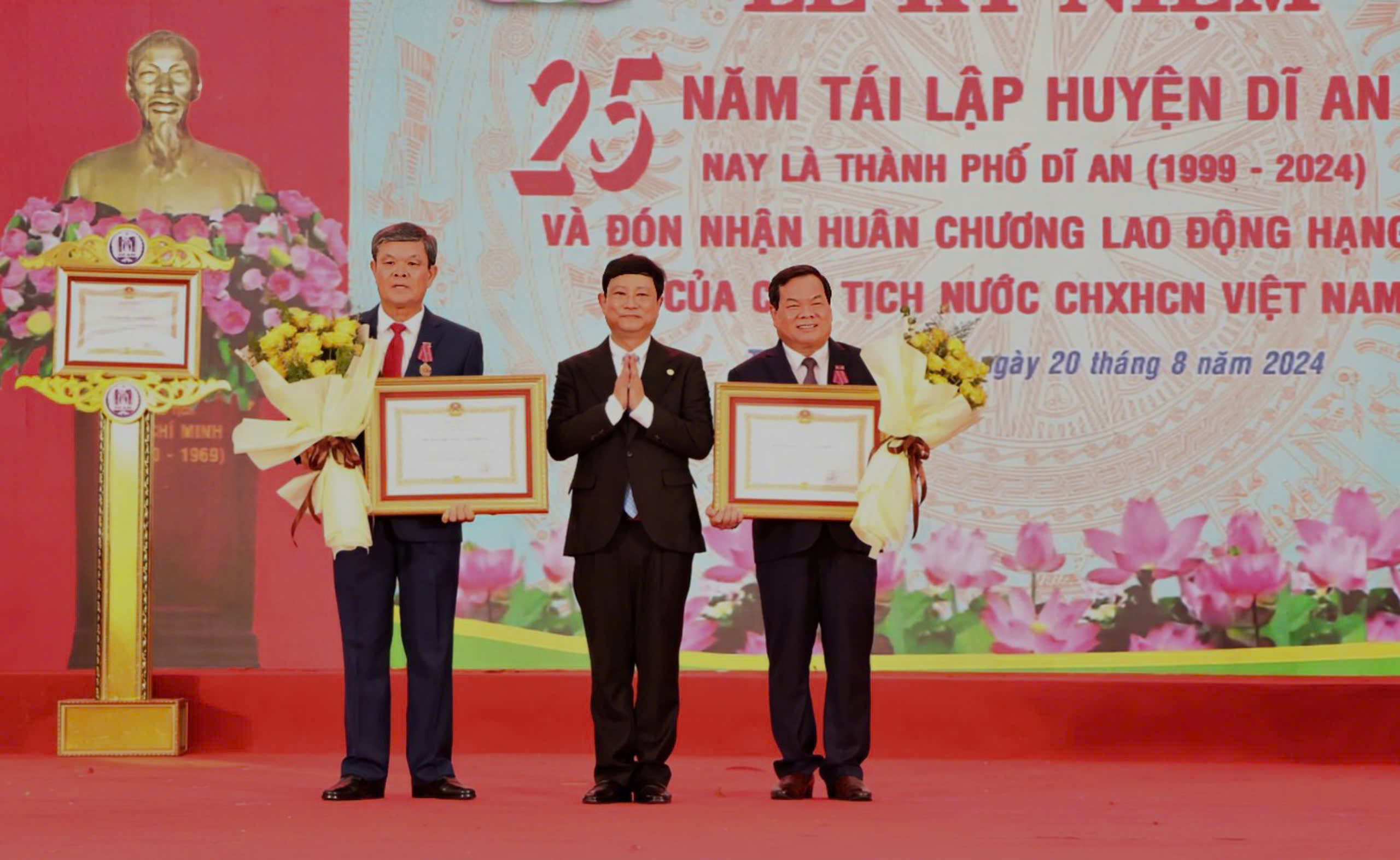 B&igrave;nh Dương: 2 địa phương đ&oacute;n nhận danh hiệu cao qu&yacute; của Nh&agrave; nước v&agrave; Ch&iacute;nh phủ- Ảnh 2.