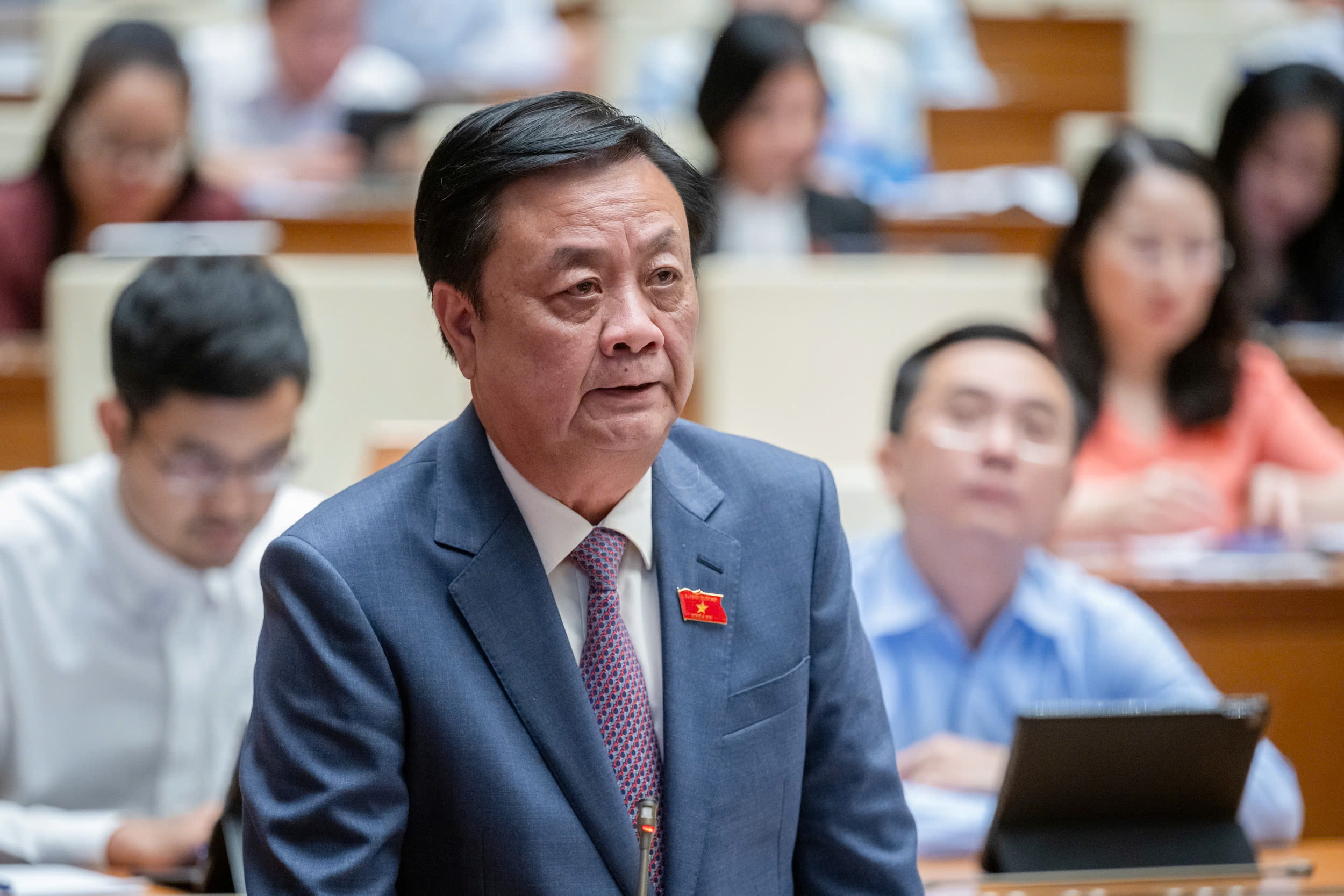 Bộ trưởng L&ecirc; Minh Hoan chia sẻ "c&acirc;u hỏi đắng l&ograve;ng" về việc n&ocirc;ng d&acirc;n chặt điều trồng sầu ri&ecirc;ng- Ảnh 1.