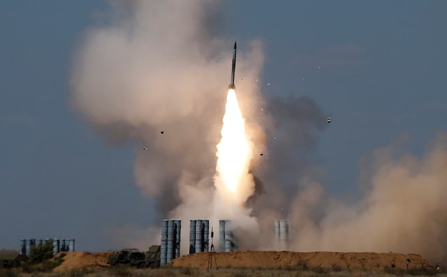 Ukraine tuy&ecirc;n bố ph&aacute; hủy &ldquo;rồng lửa&rdquo; S-300 của Nga- Ảnh 1.