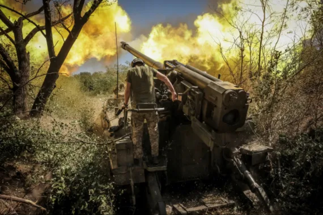 Điểm n&oacute;ng xung đột ng&agrave;y 22-8: Ph&aacute;o binh Nga tiến qu&acirc;n ở Kursk, Ukraine điều "hoả thần" HIMARS - Ảnh 1.