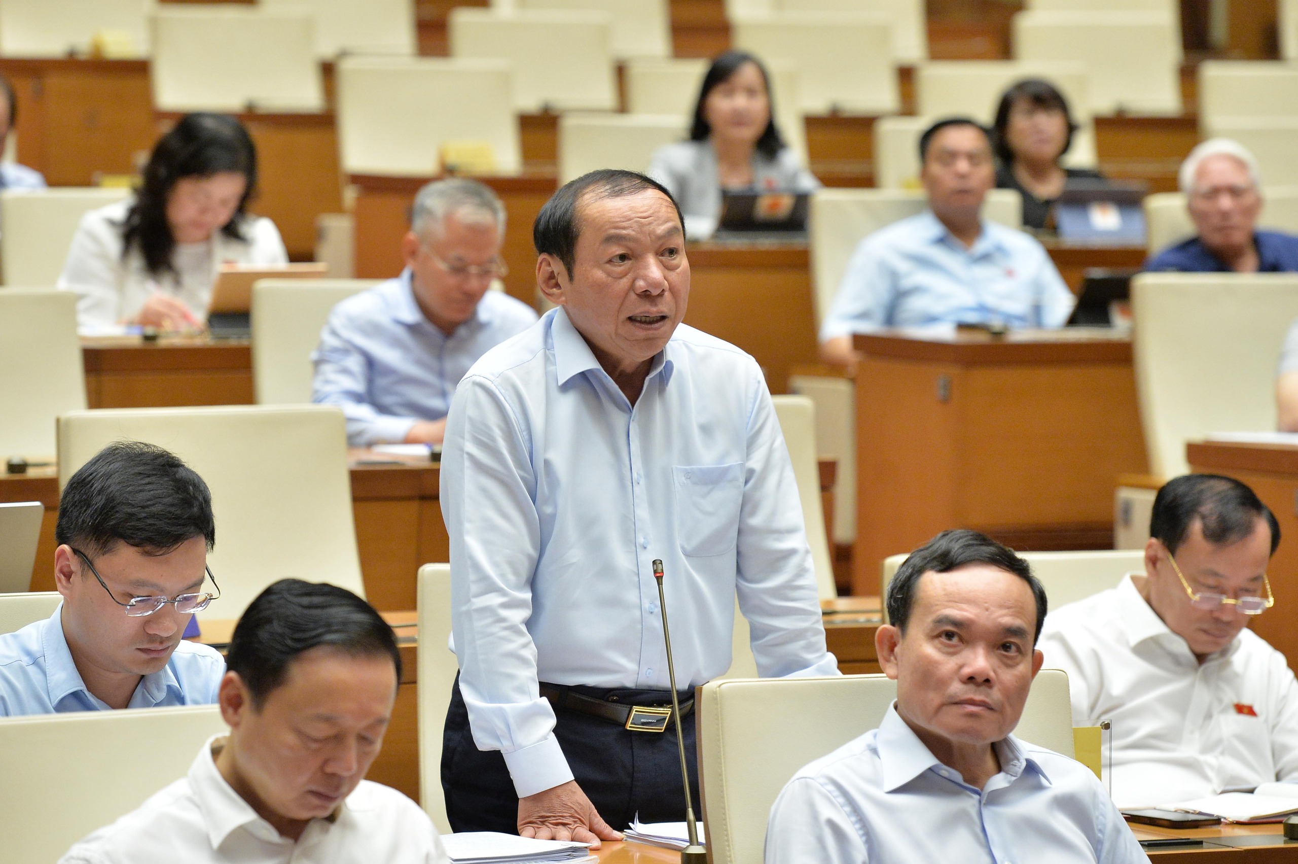 Bộ trưởng Nguyễn Văn H&ugrave;ng: Th&ugrave; lao của diễn vi&ecirc;n chỉ 40 ng&agrave;n đồng/buổi- Ảnh 1.