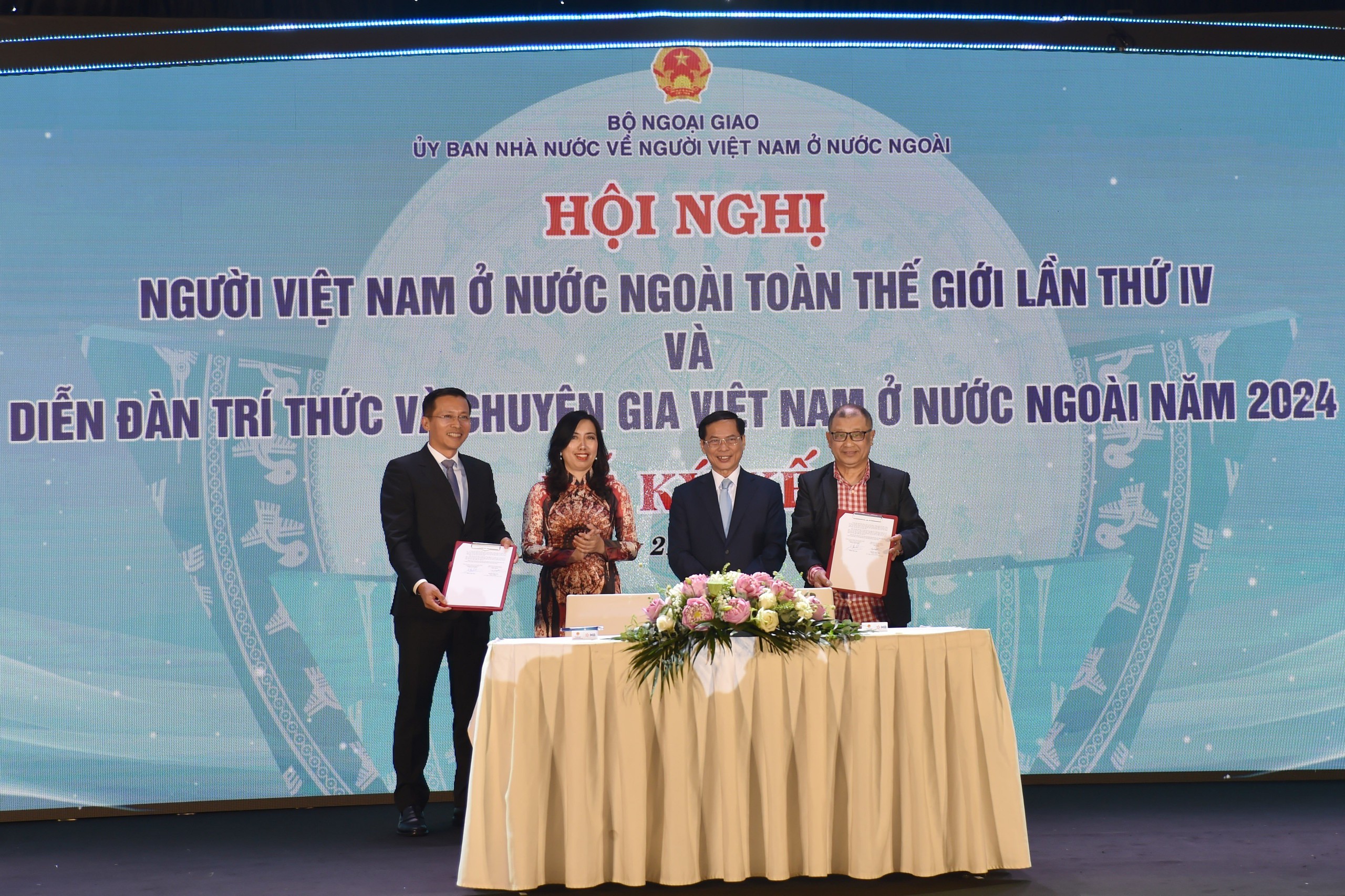 Bộ trưởng Ngoại giao: Cảm ơn kiều b&agrave;o đ&oacute;ng g&oacute;p cho qu&ecirc; hương, g&oacute;p phần rạng danh Tổ quốc- Ảnh 6.