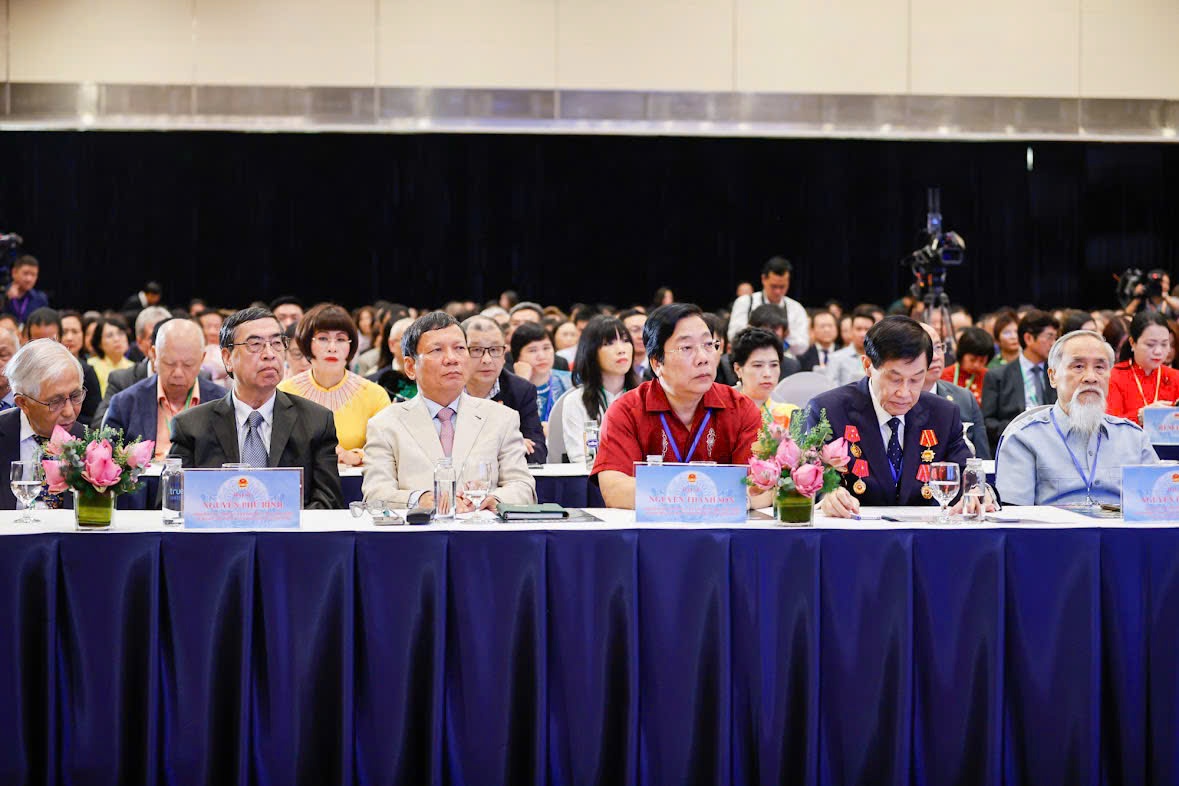 "Hội nghị Di&ecirc;n Hồng" của người Việt Nam ở nước ngo&agrave;i: Những &yacute; kiến t&acirc;m huyết- Ảnh 4.