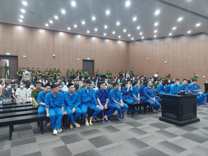 "Tập đo&agrave;n" đường d&acirc;y t&iacute;n dụng đen l&atilde;i suất tới 2.190% một năm, gh&eacute;p ảnh khỏa th&acirc;n để đ&ograve;i nợ- Ảnh 1.