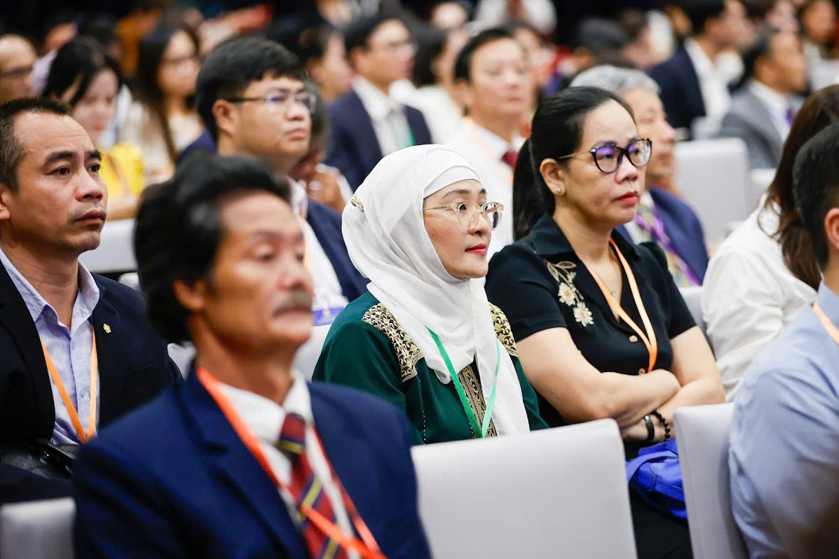 "Hội nghị Di&ecirc;n Hồng" của người Việt Nam ở nước ngo&agrave;i: Những &yacute; kiến t&acirc;m huyết- Ảnh 9.