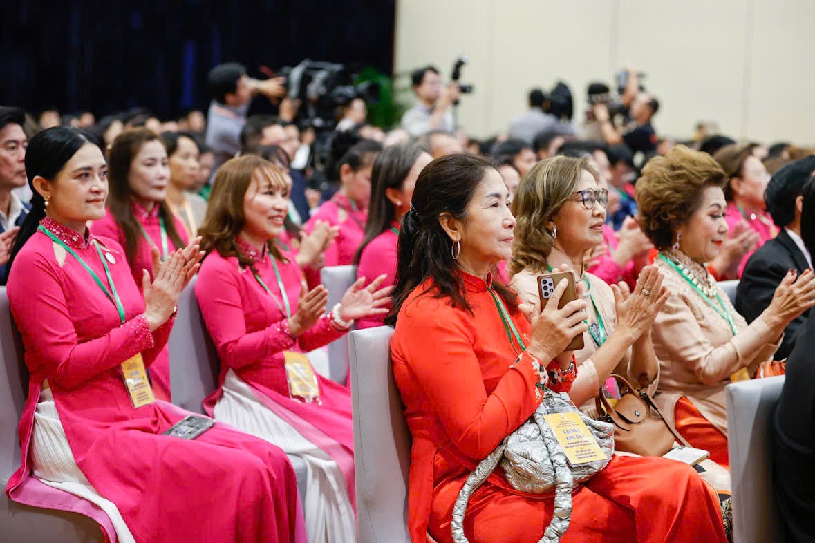 "Hội nghị Di&ecirc;n Hồng" của người Việt Nam ở nước ngo&agrave;i: Những &yacute; kiến t&acirc;m huyết- Ảnh 10.