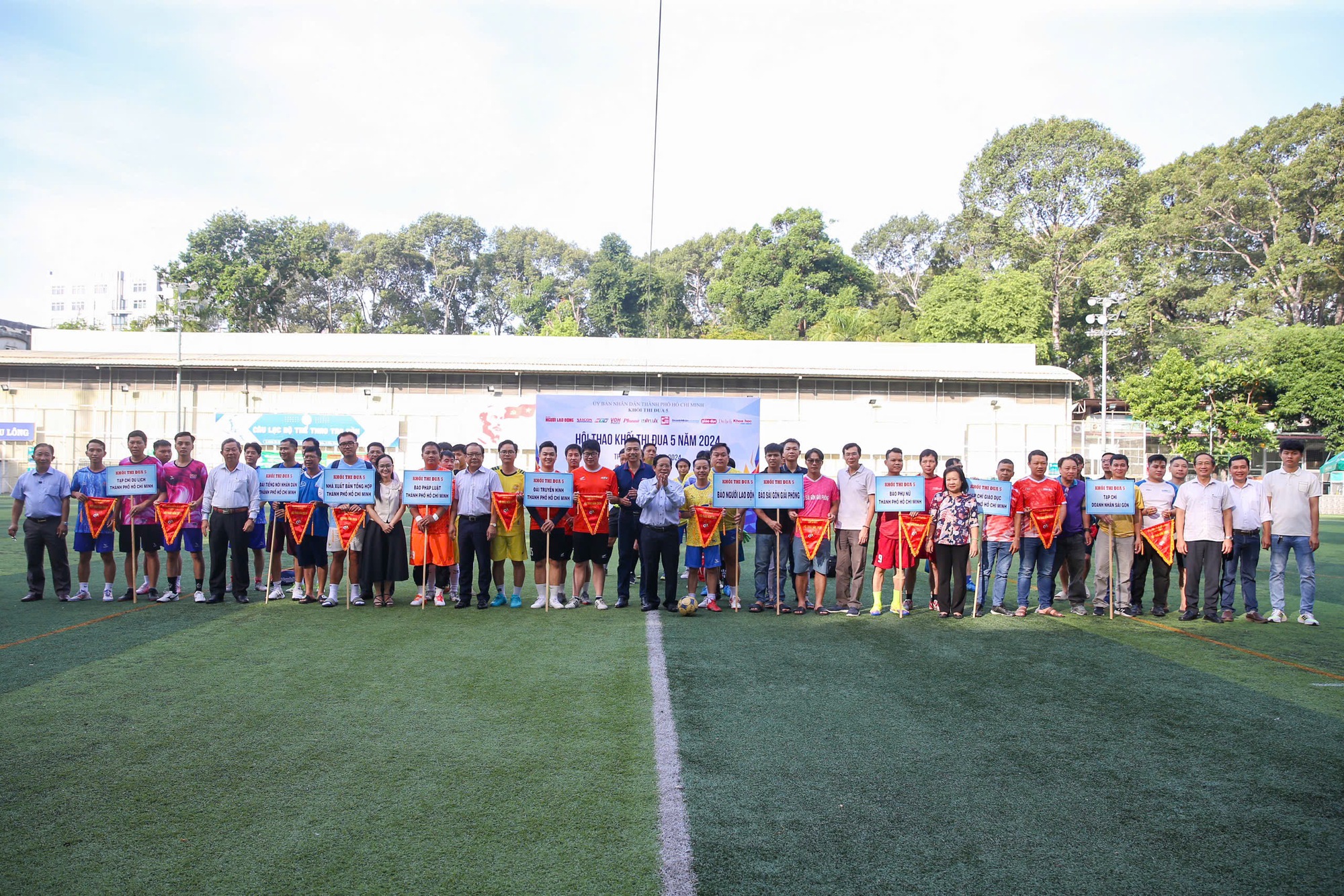 Hội thao Khối thi đua 5 năm 2024: VOH v&ocirc; địch b&oacute;ng đ&aacute;, HTV v&ocirc; địch quần vợt- Ảnh 3.