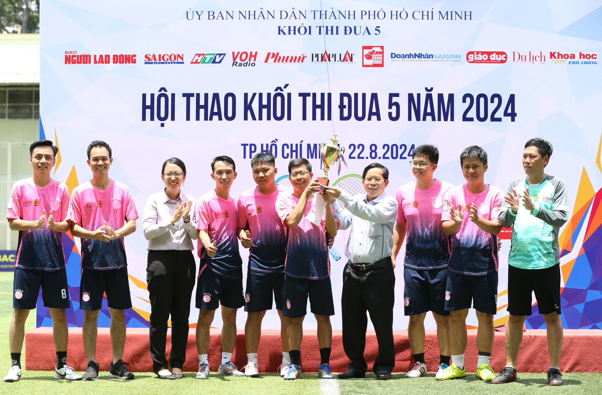 Hội thao Khối thi đua 5 năm 2024: VOH v&ocirc; địch b&oacute;ng đ&aacute;, HTV v&ocirc; địch quần vợt- Ảnh 6.