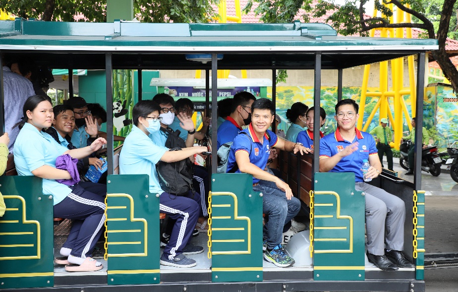 EVNGENCO3 tiếp tục chăm lo cho học sinh kh&oacute; khăn tại TP HCM- Ảnh 3.