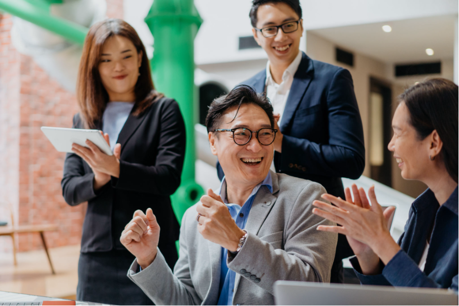 Eximbank &ldquo;s&aacute;t c&aacute;nh&rdquo; doanh nghiệp nhỏ vượt kh&oacute;- Ảnh 2.