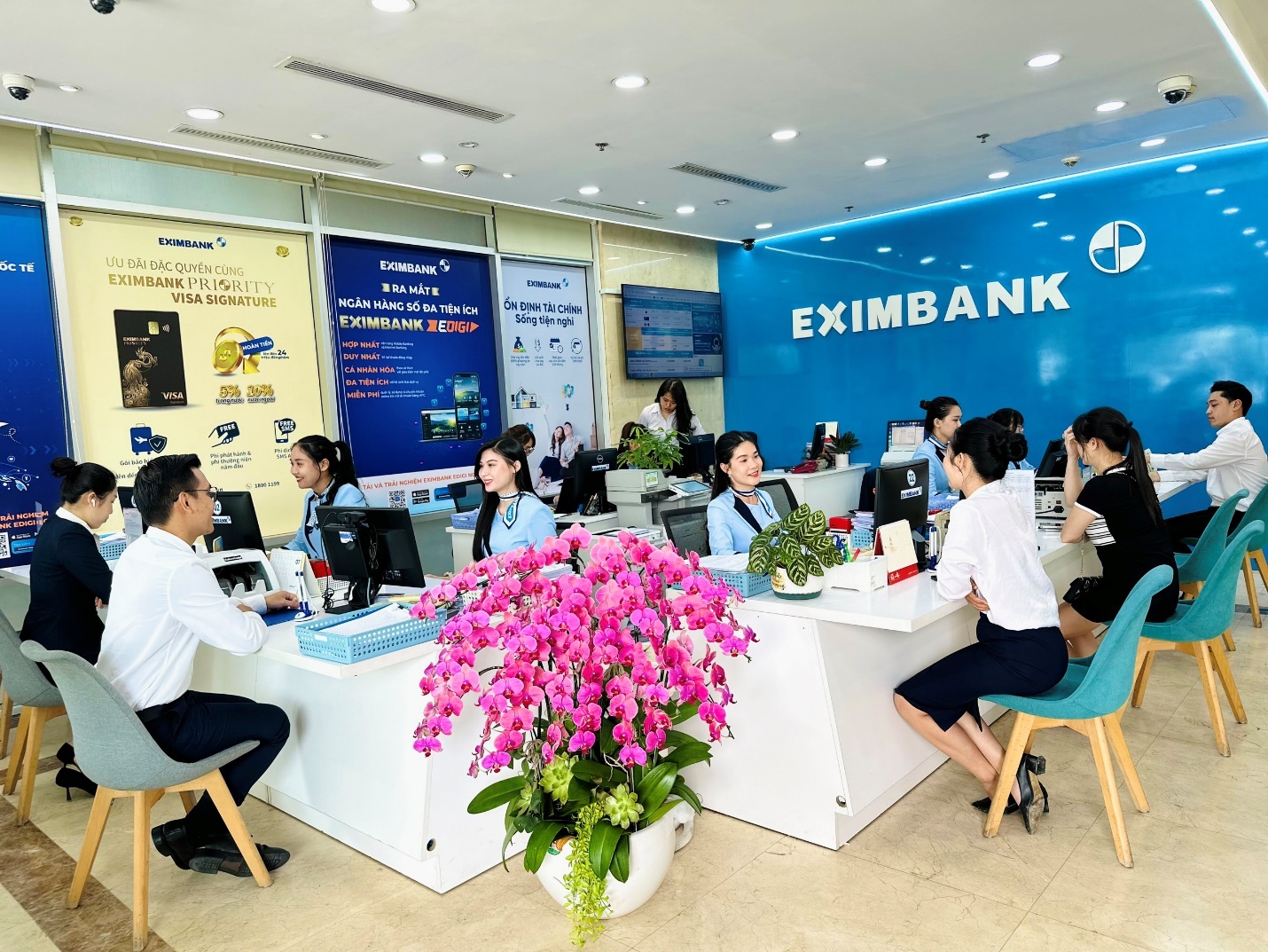 Eximbank &ldquo;s&aacute;t c&aacute;nh&rdquo; doanh nghiệp nhỏ vượt kh&oacute;- Ảnh 3.