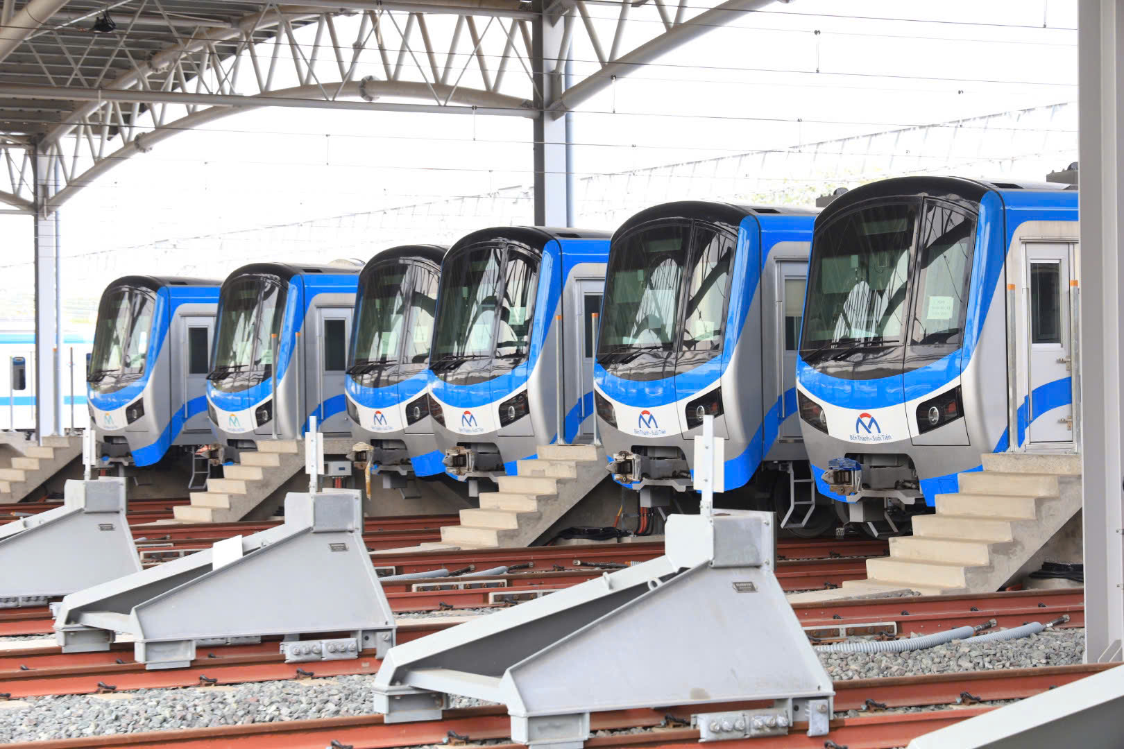 L&aacute;i t&agrave;u người Việt thực h&agrave;nh trực tiếp tr&ecirc;n t&agrave;u Metro số 1- Ảnh 5.
