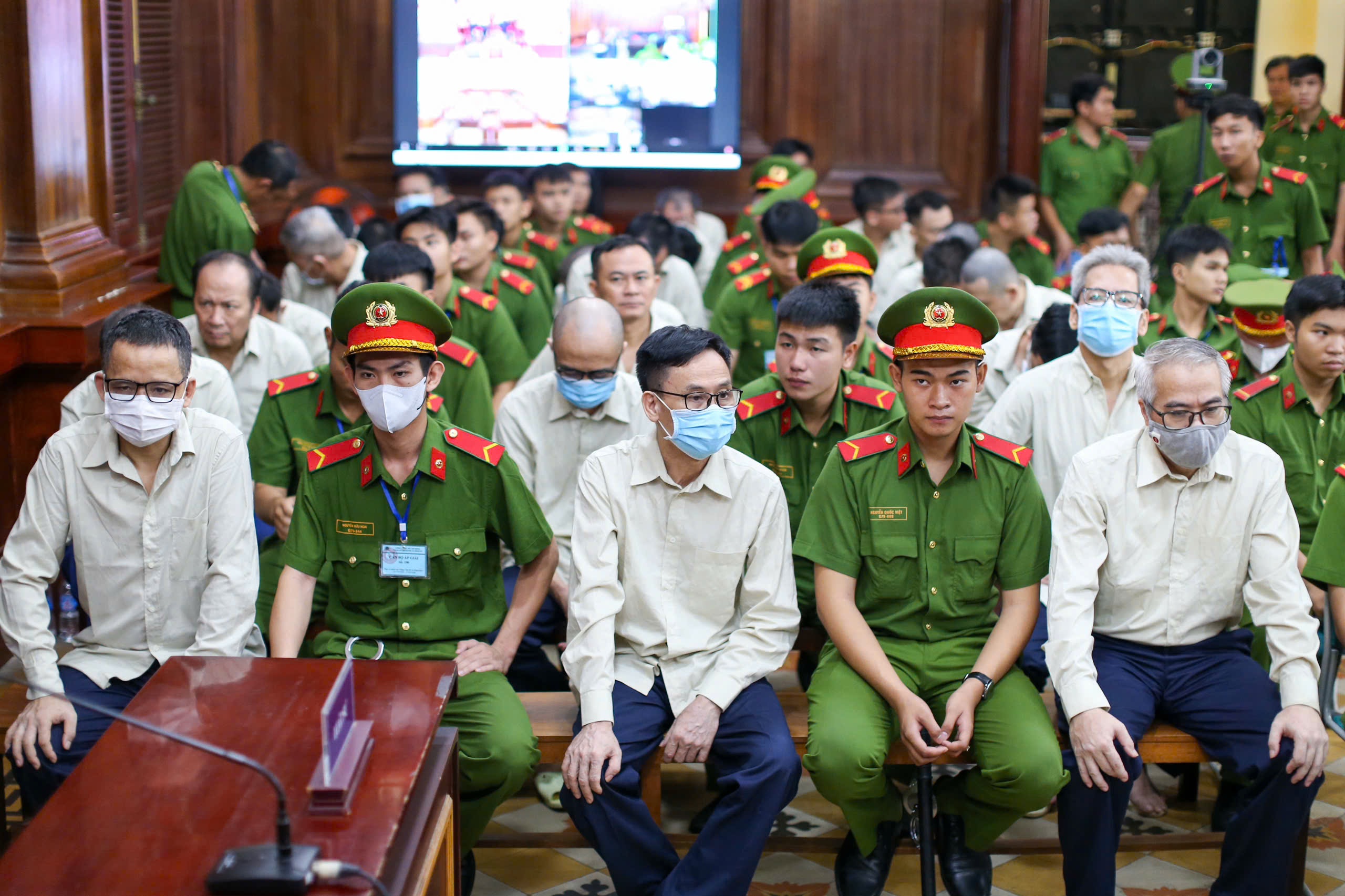 Cựu cục trưởng Cục Đăng kiểm bị tuy&ecirc;n 25 năm t&ugrave;- Ảnh 2.