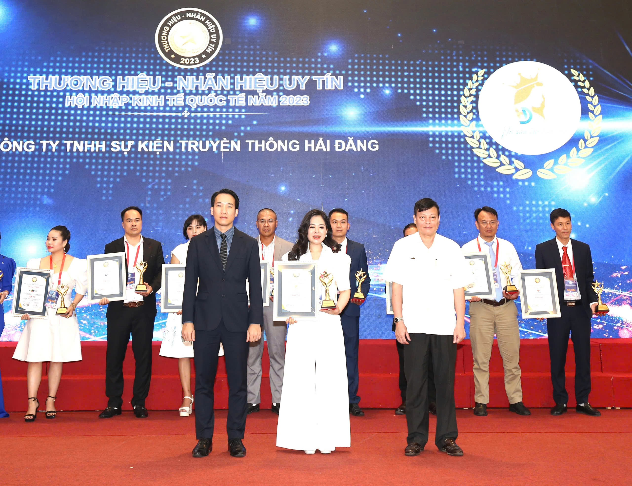 CEO Minh Hằng - "Ngọn hải đăng dẫn lối cho doanh nghiệp"- Ảnh 3.
