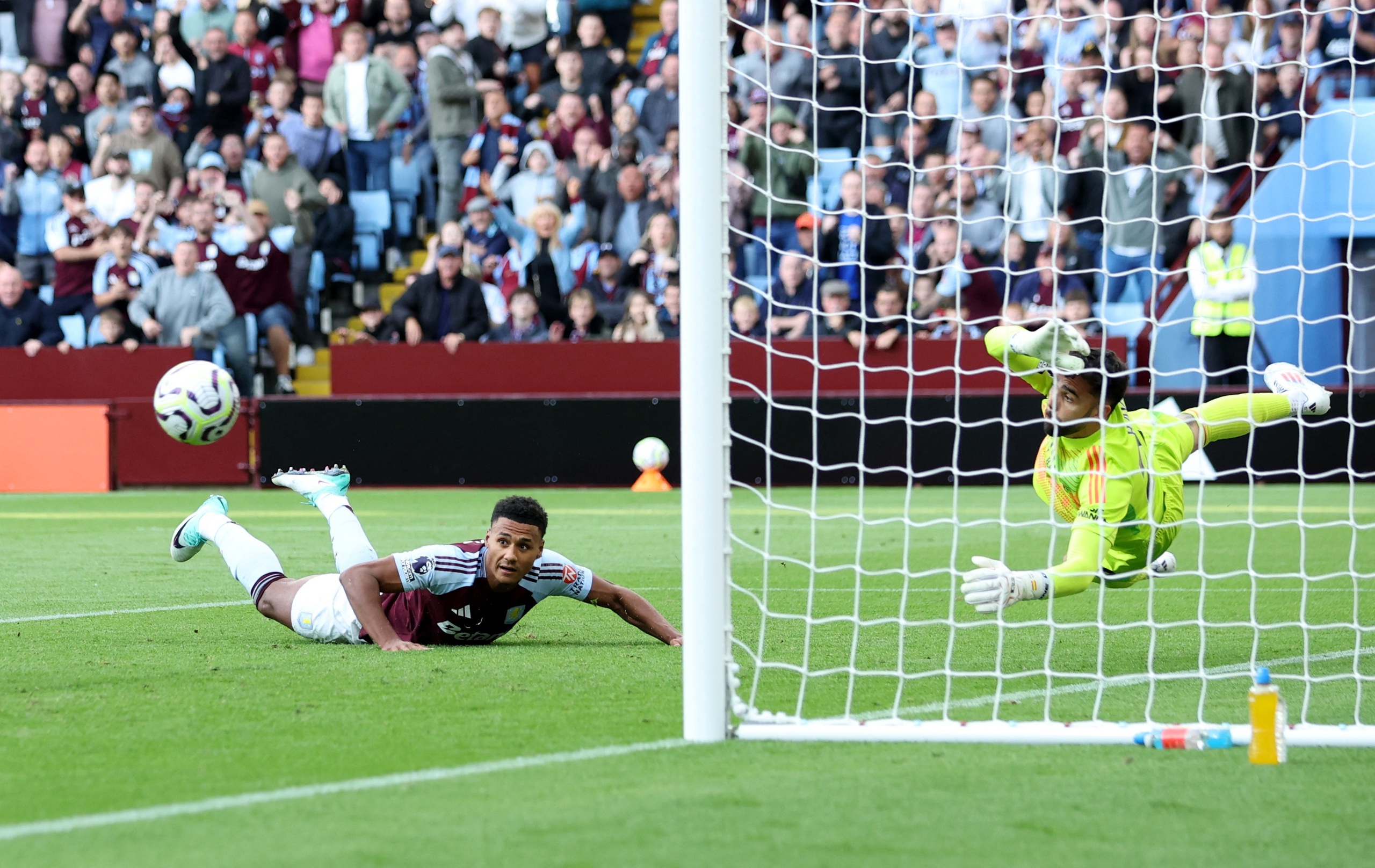 Aston Villa gục ng&atilde; s&acirc;n nh&agrave;, Arsenal g&oacute;p mặt Top 3 Ngoại hạng Anh- Ảnh 4.