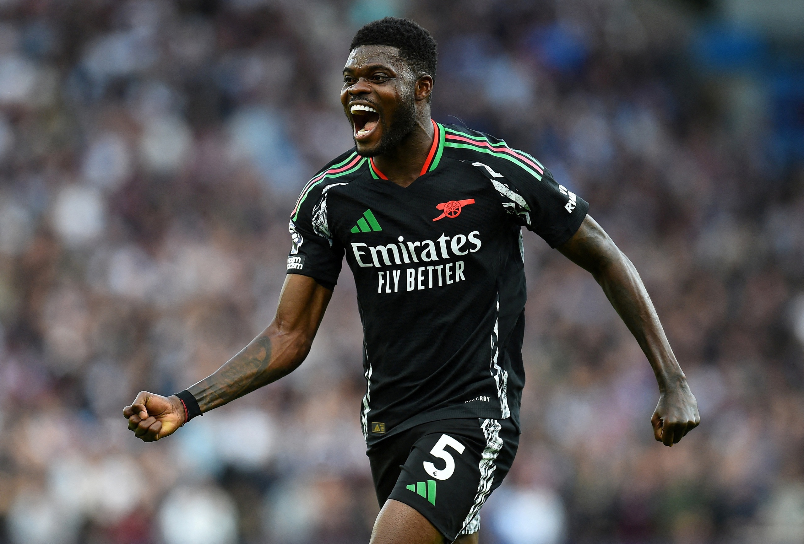 Aston Villa gục ng&atilde; s&acirc;n nh&agrave;, Arsenal g&oacute;p mặt Top 3 Ngoại hạng Anh- Ảnh 6.