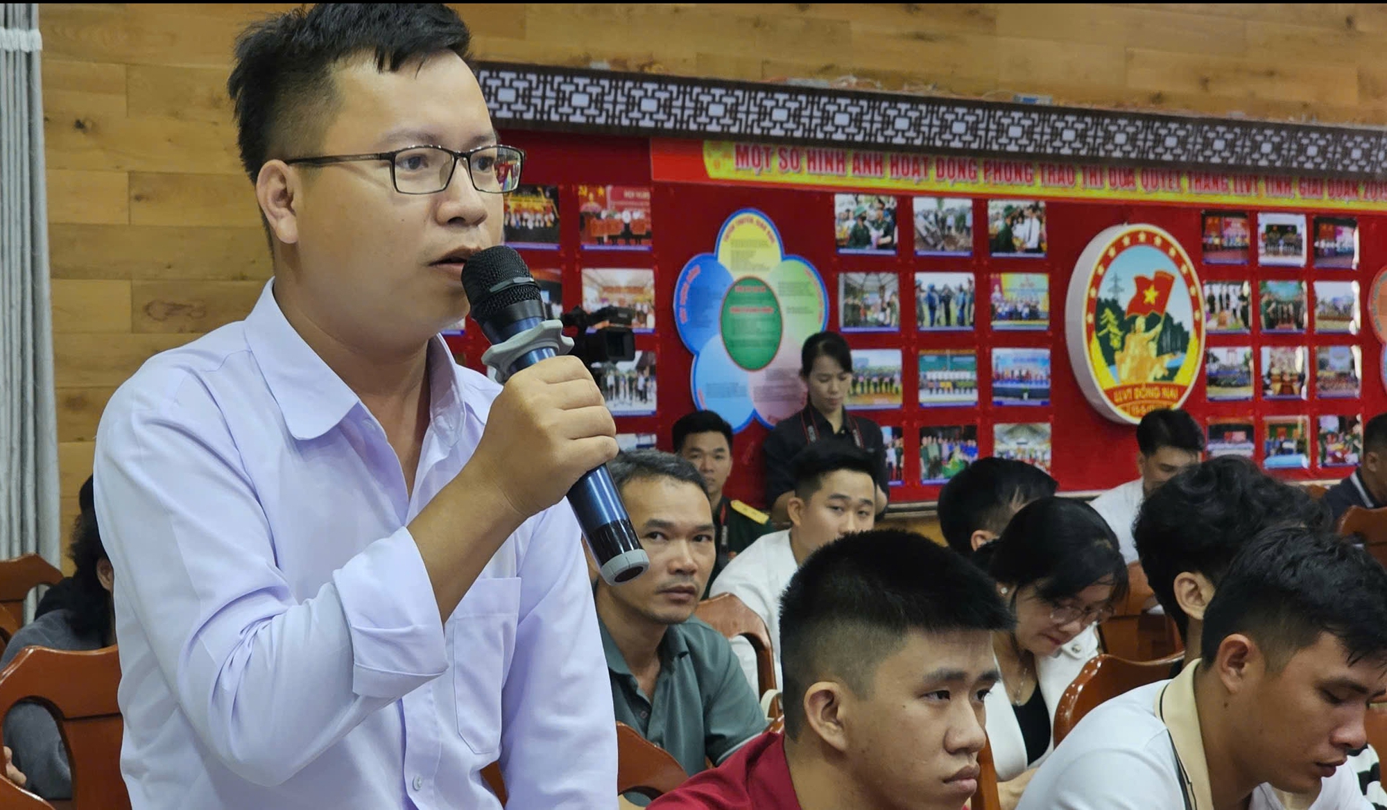 B&iacute; thư Tỉnh ủy Đồng Nai đối thoại với thanh ni&ecirc;n xuất ngũ- Ảnh 2.