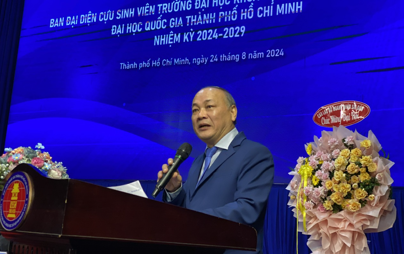 Trường ĐH KHXH-NV TP HCM n&acirc;ng tầm hoạt động của cựu sinh vi&ecirc;n - Ảnh 1.