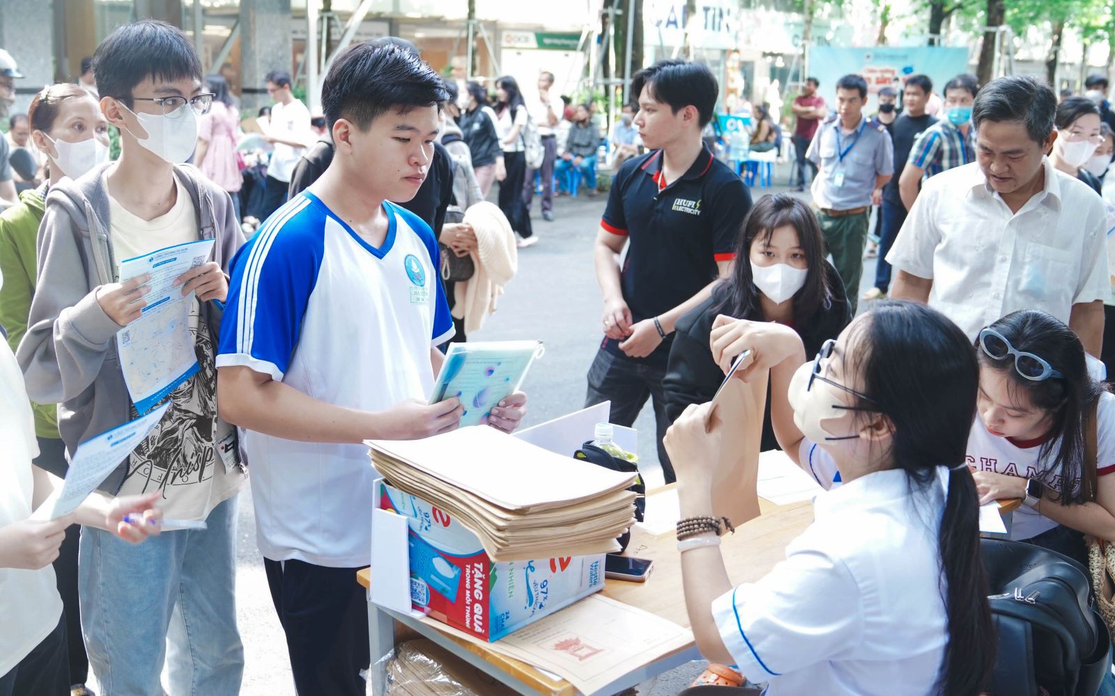 Thận trọng, tỉnh táo với xét tuyển bổ sung