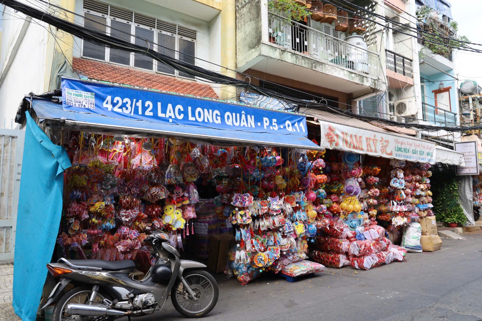 Trăn trở của những nghệ nh&acirc;n l&agrave;ng lồng đ&egrave;n lớn nhất TP HCM- Ảnh 9.