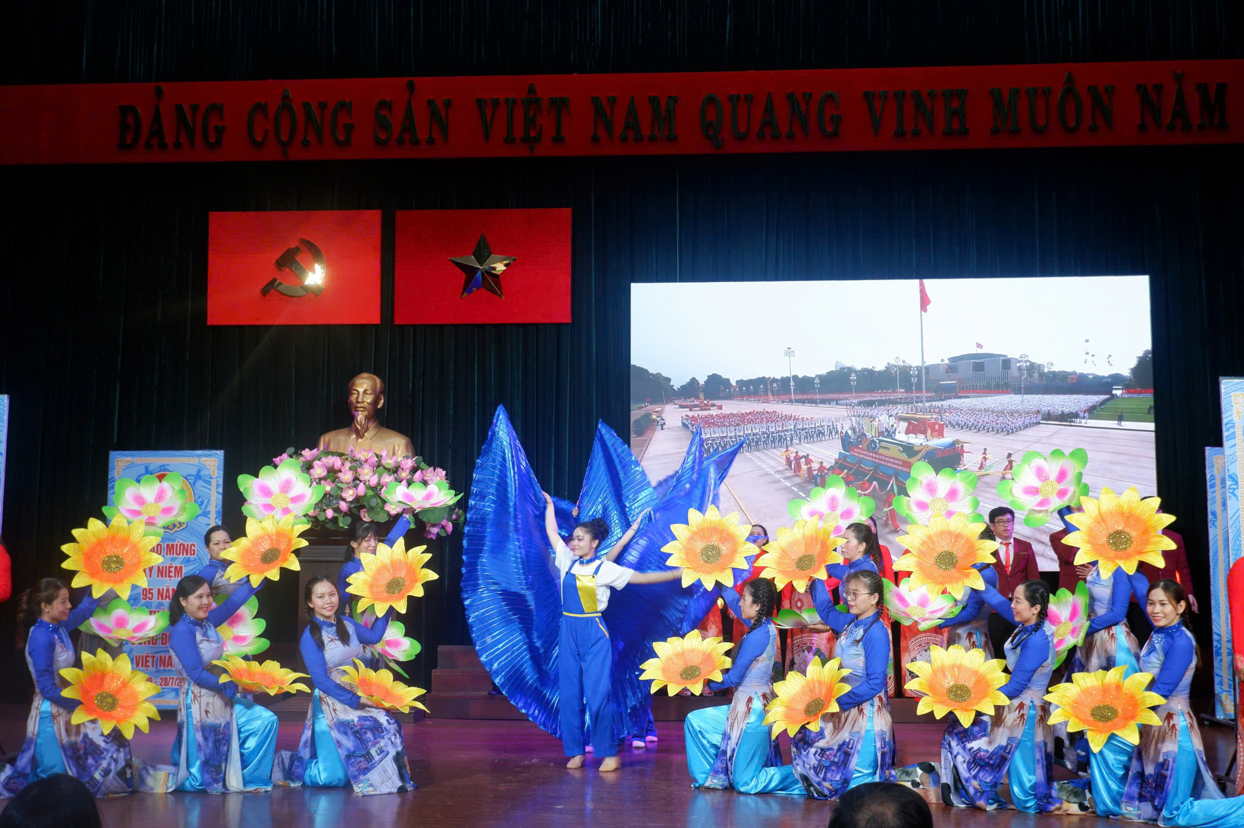 N&acirc;ng cao đời sống tinh thần cho CNVC-LĐ- Ảnh 1.