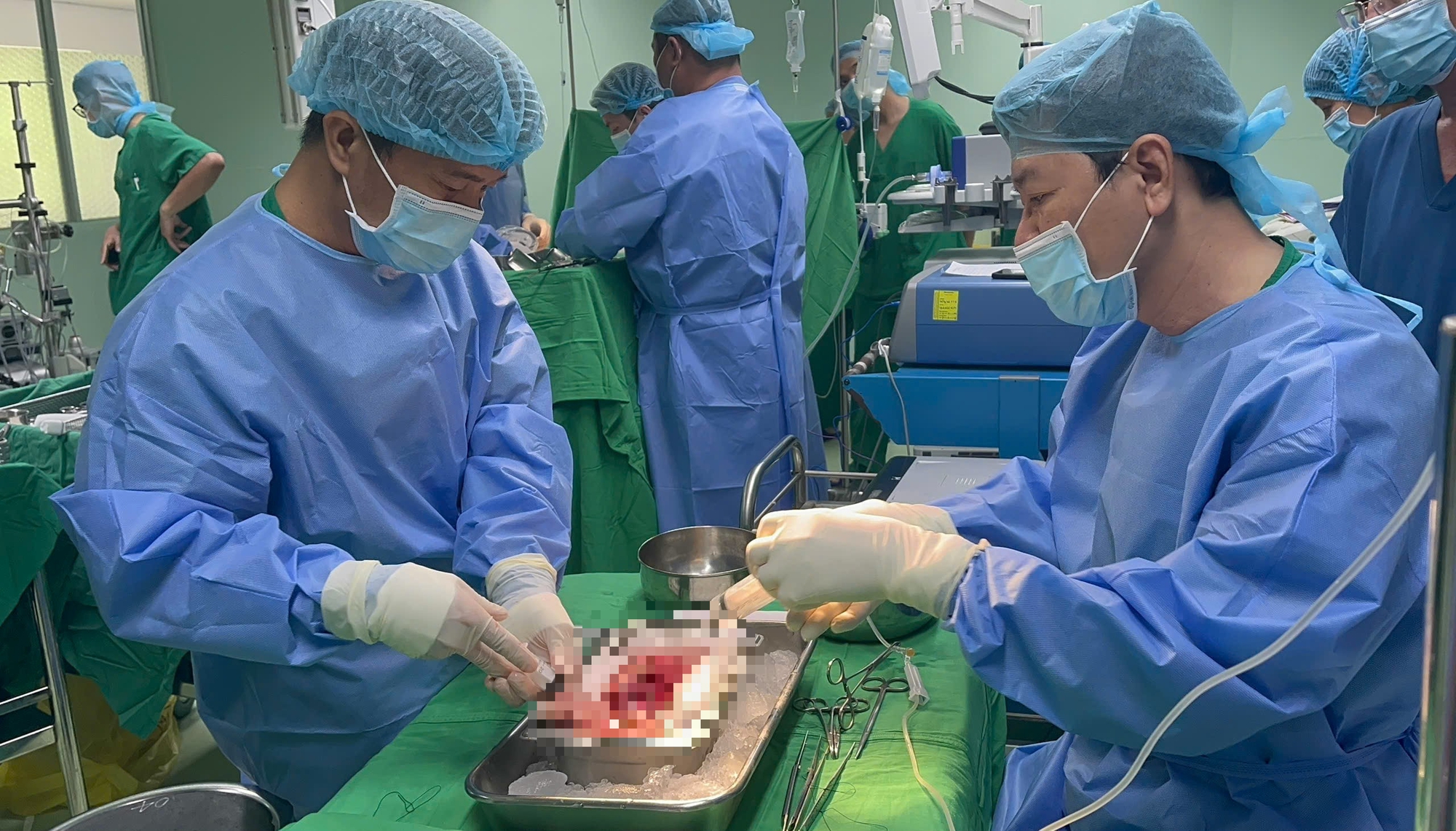 Niềm vui nh&acirc;n đ&ocirc;i: 2 ca gh&eacute;p thận th&agrave;nh c&ocirc;ng tại bệnh viện ở Cần Thơ- Ảnh 3.
