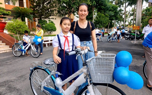 Góp sức chăm lo cho công nhân