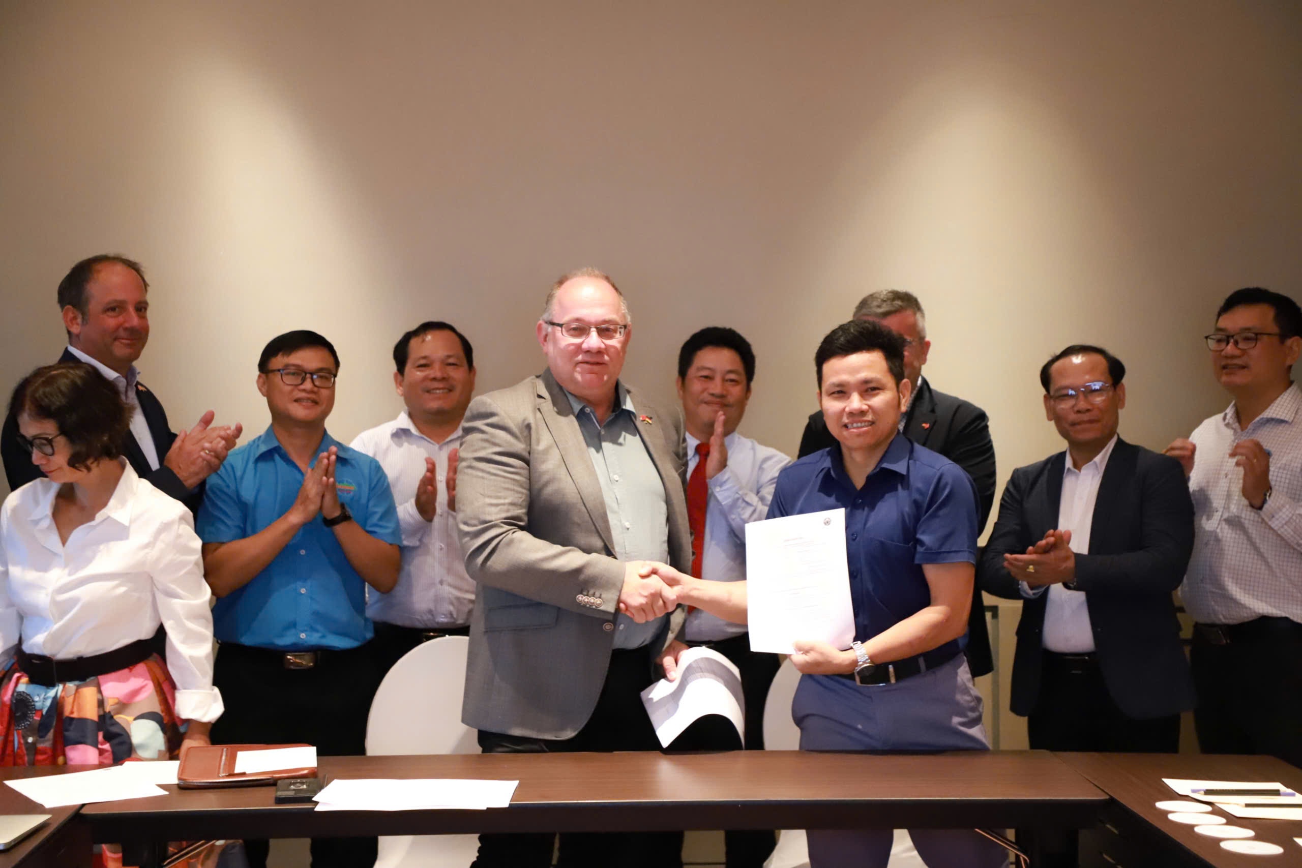 Nh&agrave; trường bắt tay với doanh nghiệp đ&agrave;o tạo sinh vi&ecirc;n sang Đức l&agrave;m việc- Ảnh 1.