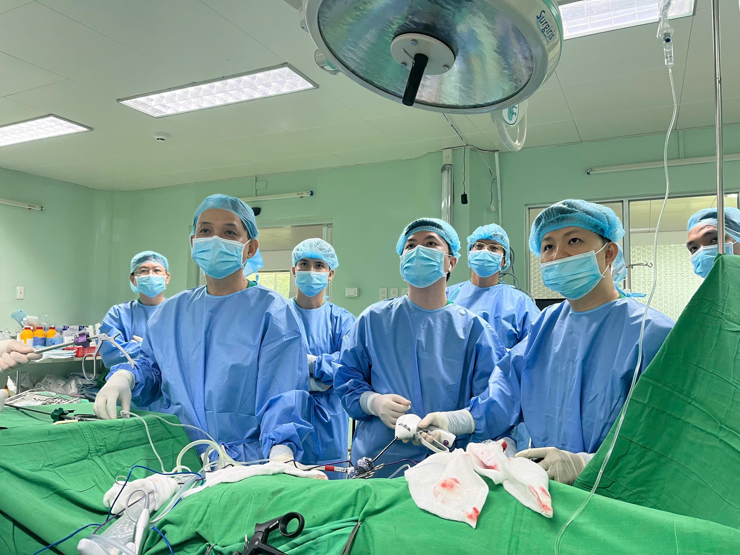 Niềm vui nh&acirc;n đ&ocirc;i: 2 ca gh&eacute;p thận th&agrave;nh c&ocirc;ng tại bệnh viện ở Cần Thơ- Ảnh 1.