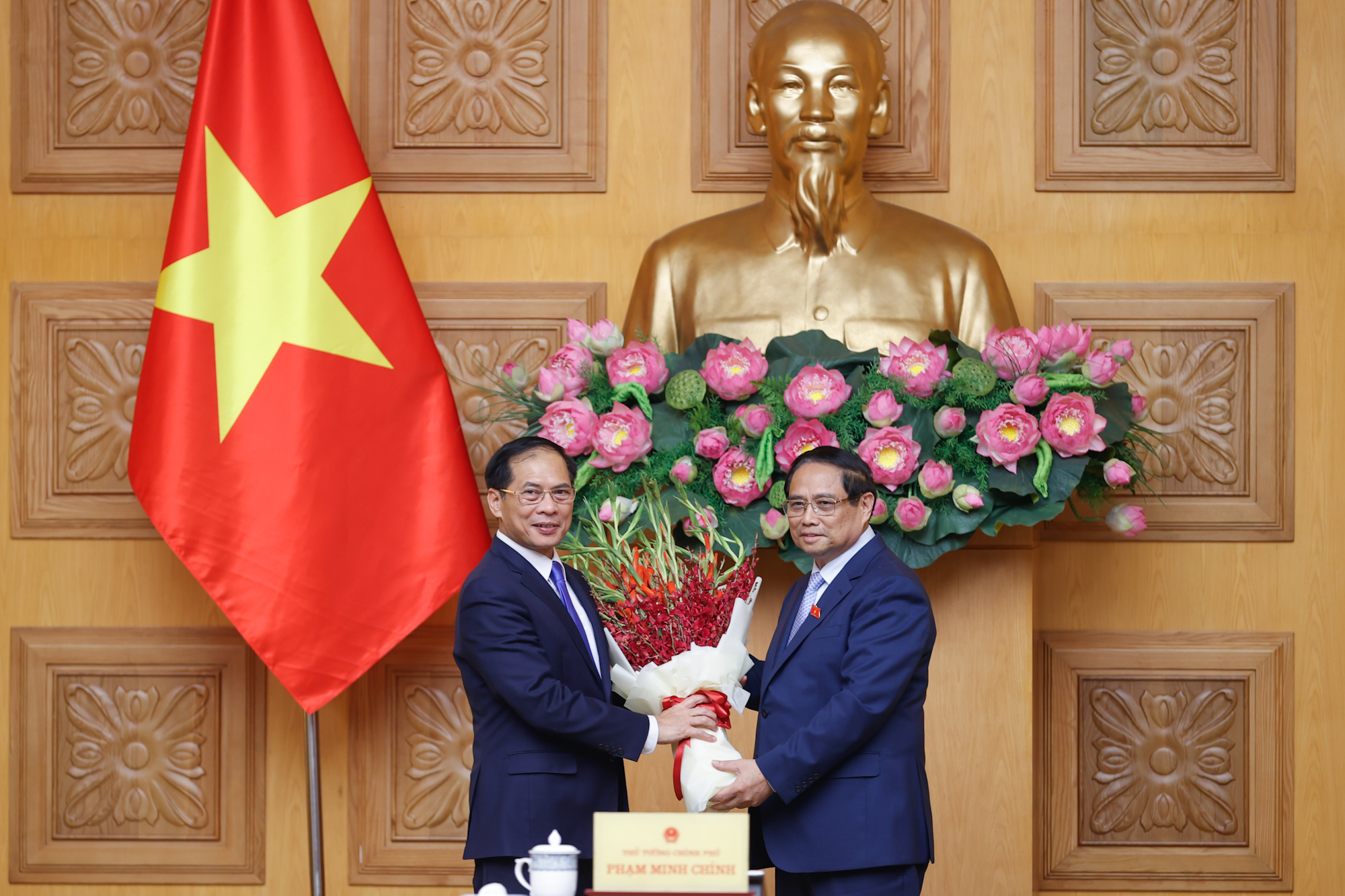 Thủ tướng Phạm Minh Ch&iacute;nh giao nhiệm vụ cho 3 t&acirc;n Ph&oacute; Thủ tướng v&agrave; 2 t&acirc;n Bộ trưởng- Ảnh 4.