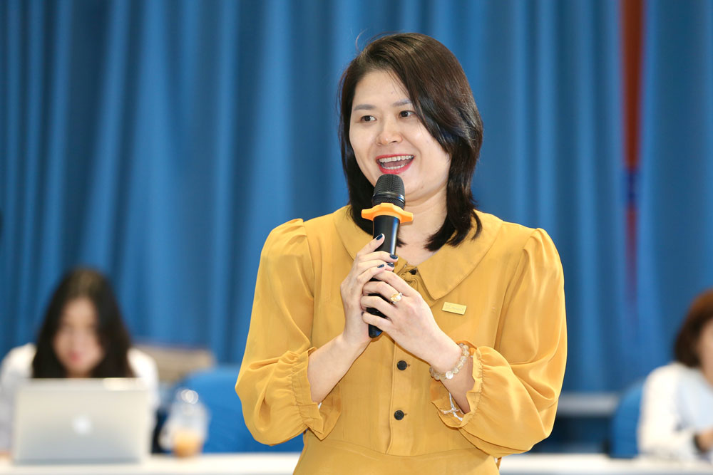 B&agrave; Lương T&uacute; Anh, Gi&aacute;m đốc C&ocirc;ng ty TNHH NodeX Asia, cho biết tỉ lệ sinh vi&ecirc;n ra trường c&oacute; th&aacute;i độ cầu thị rất cao. Ảnh: HO&Agrave;NG TRIỀU
